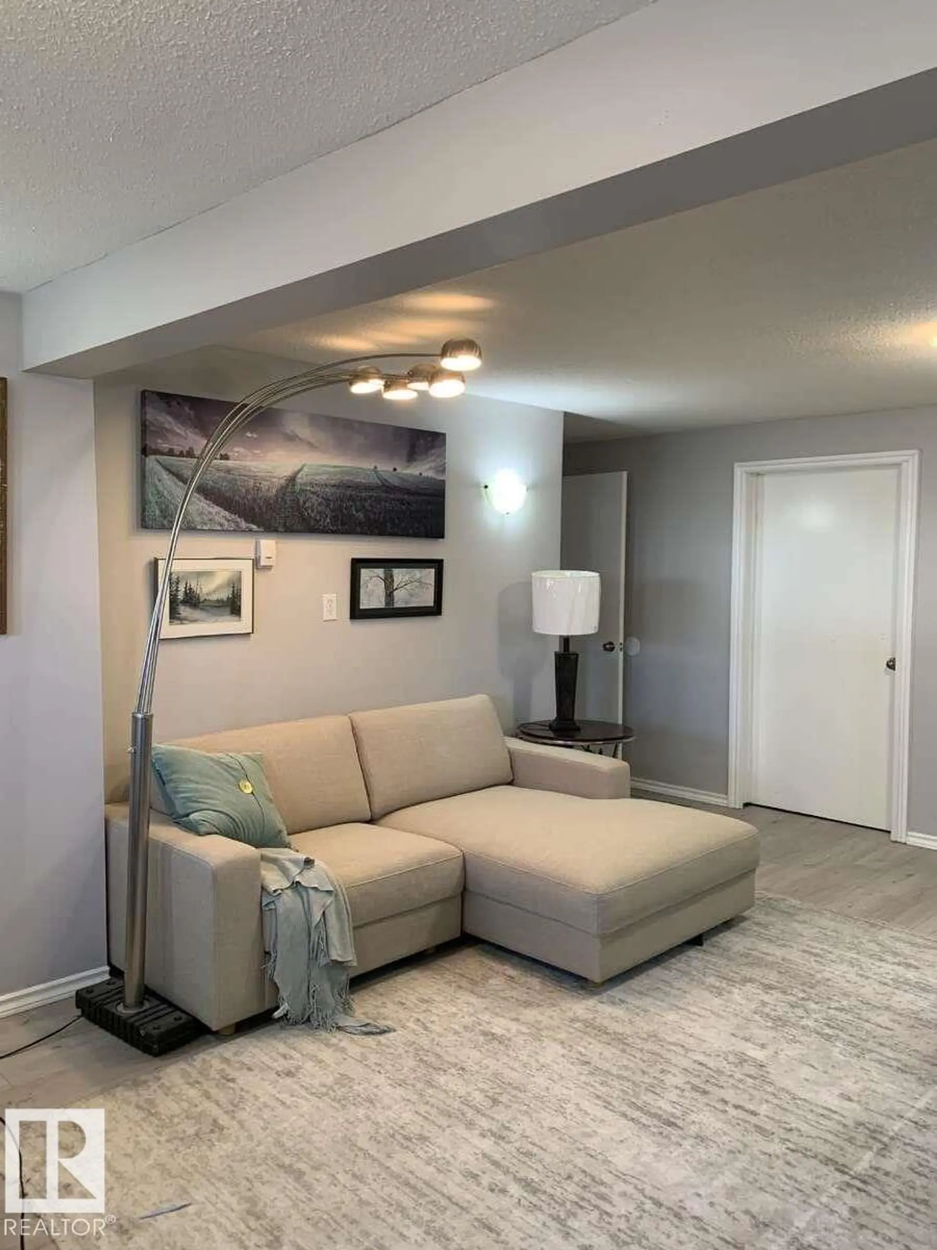 83 Lorraine CR - Image 17