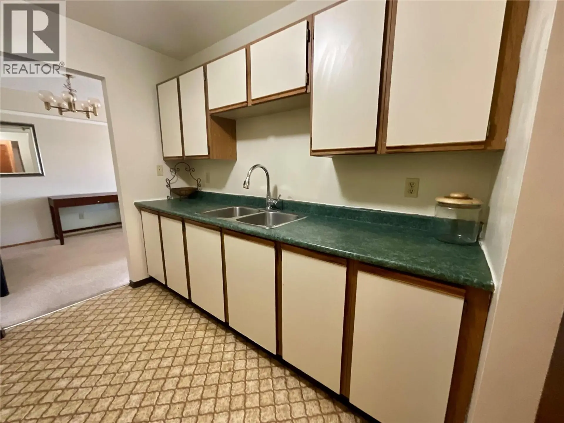 #211 320 Northgate - Image 2