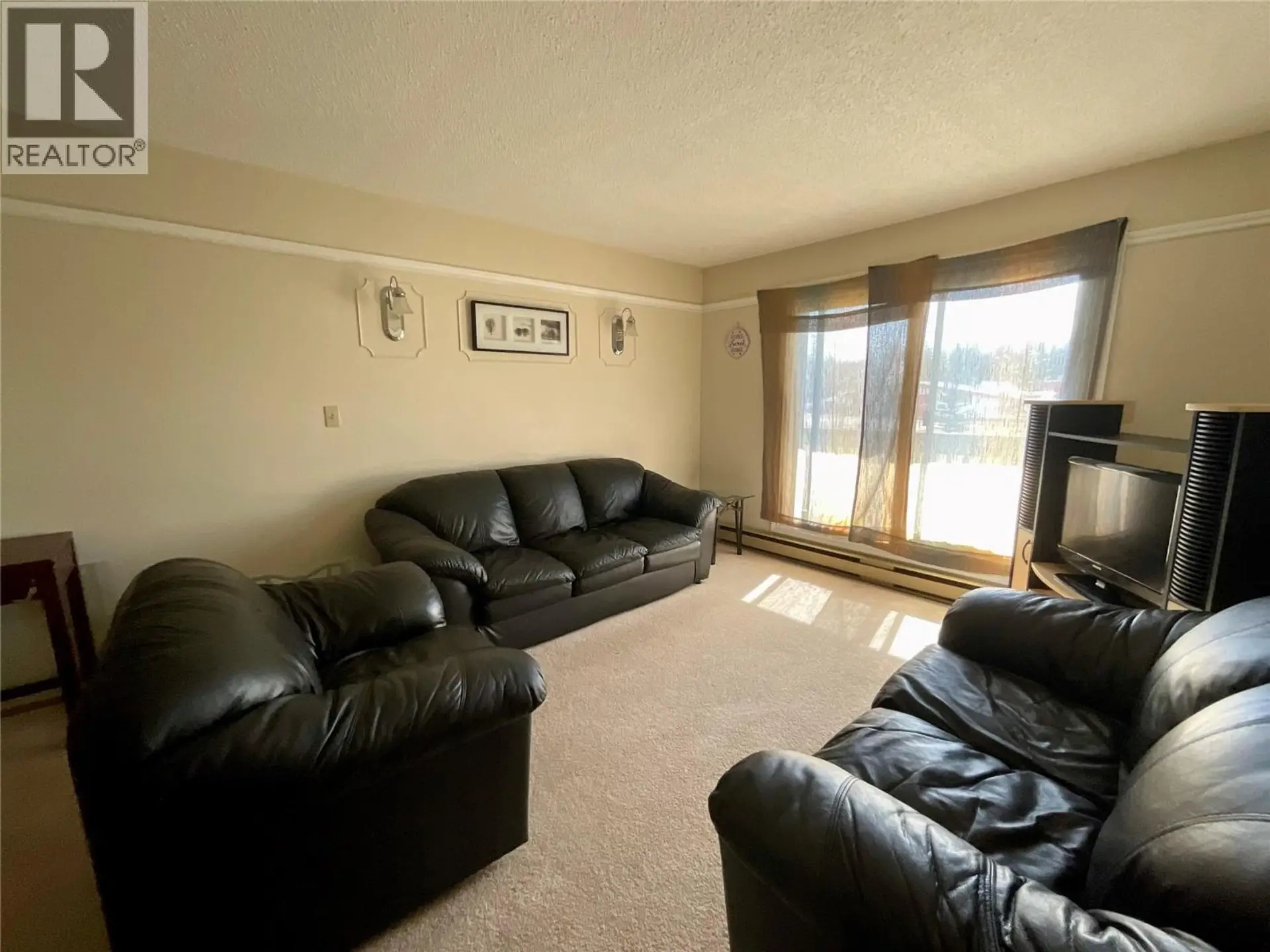 #211 320 Northgate - Image 5