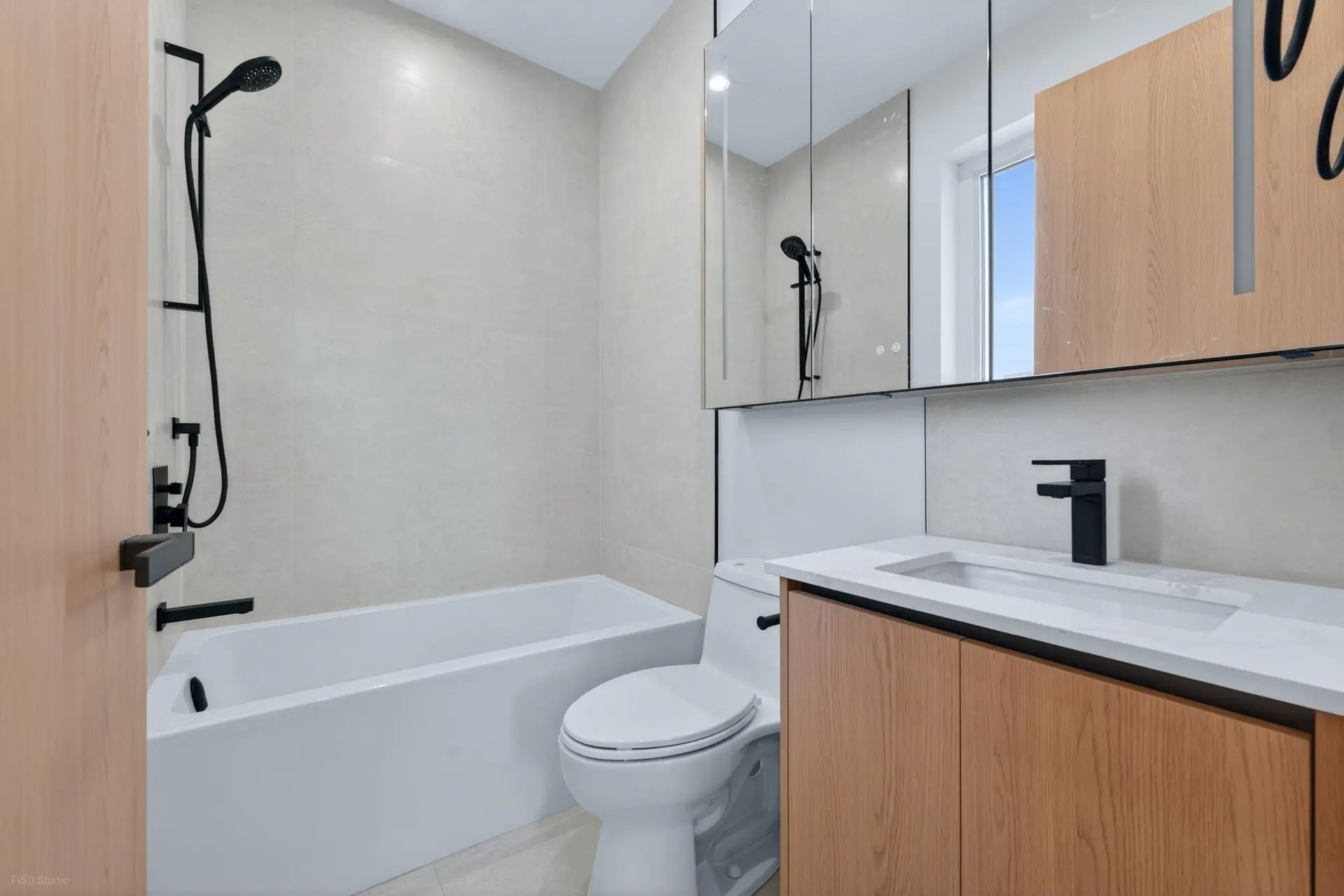 #3 1495 E 58th Avenue - Image 12