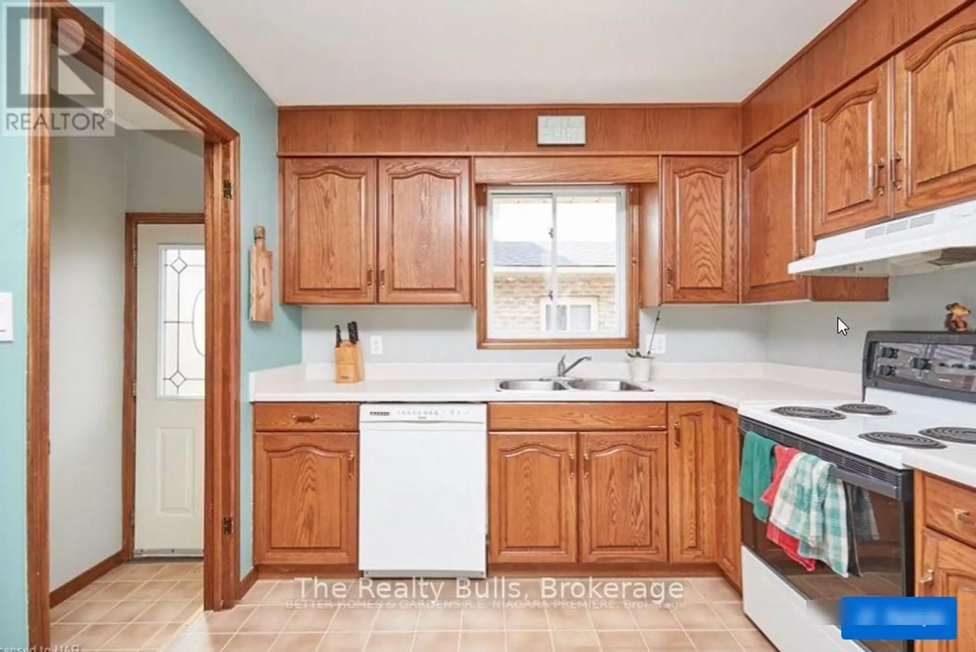 41 POPLAR CRESCENT - Image 6