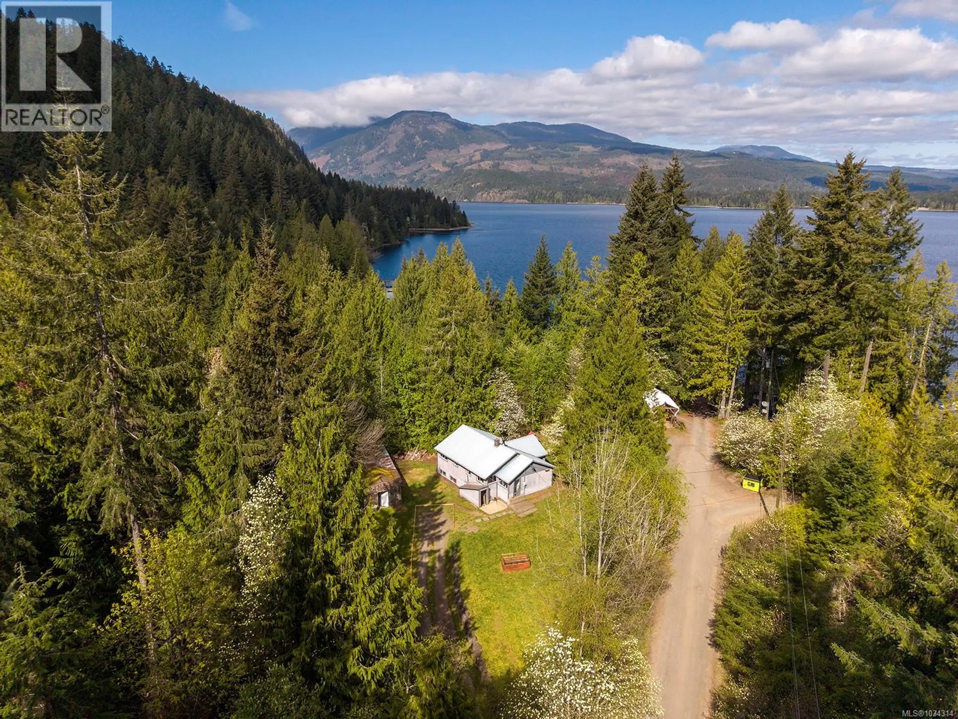Property at 10 Horbury Rd, Cumberland, BC