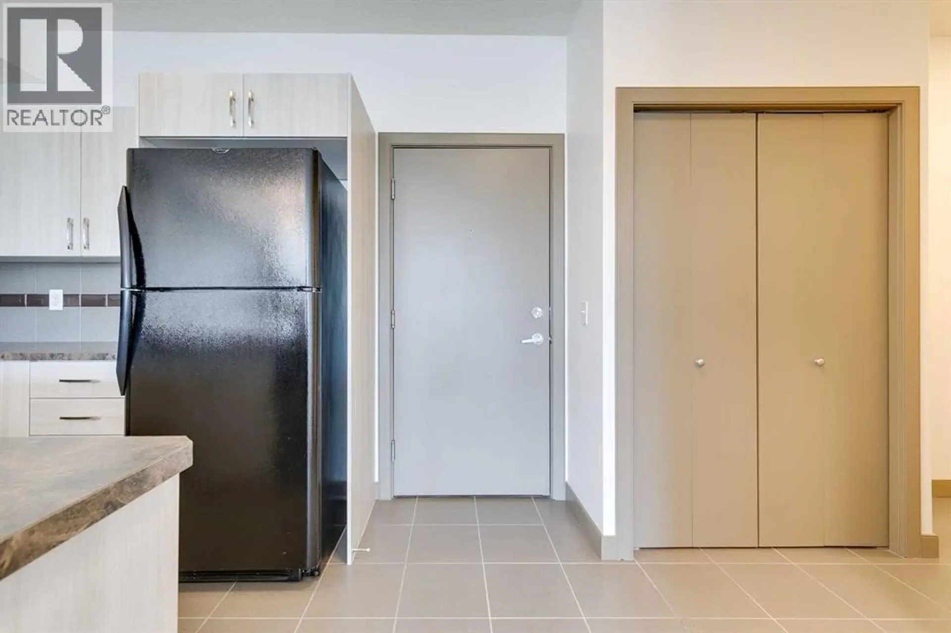 #210 2420 34 Avenue SW - Image 3