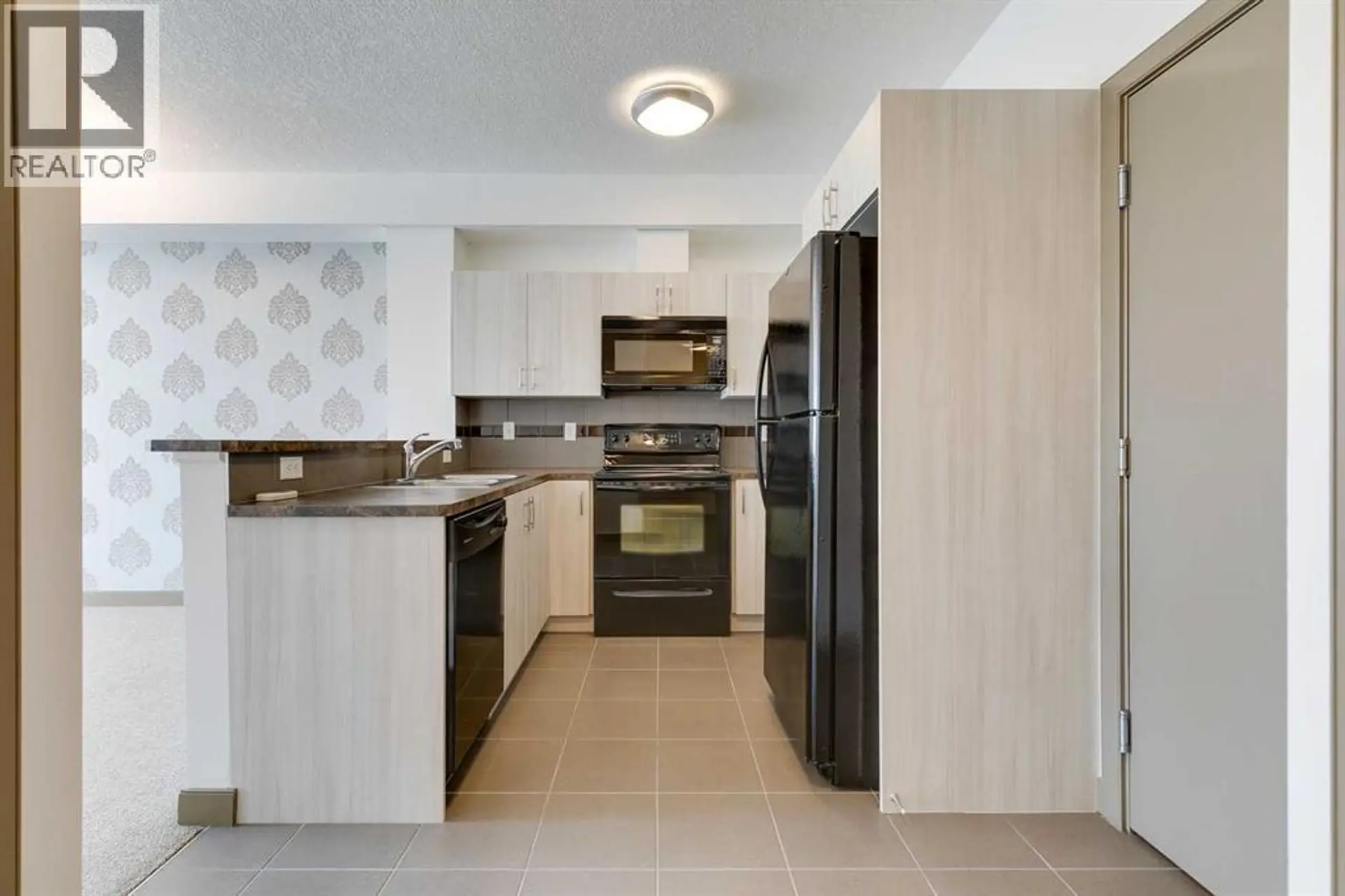 #210 2420 34 Avenue SW - Image 4