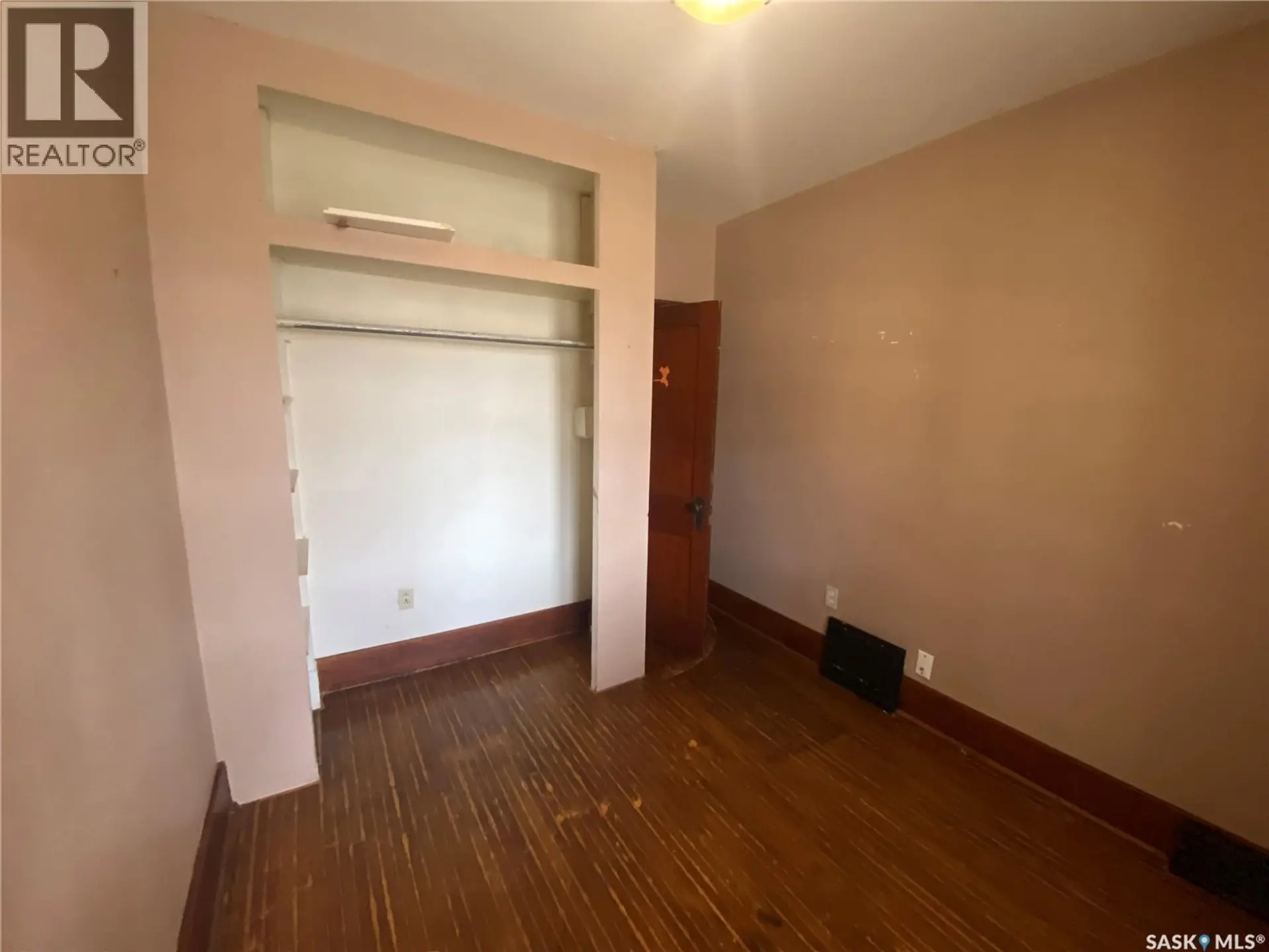1234 G AVENUE N - Image 10