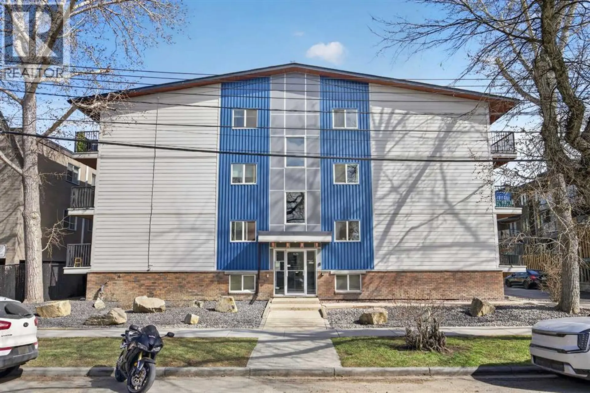 #202 626 2 Avenue NE - Image 1