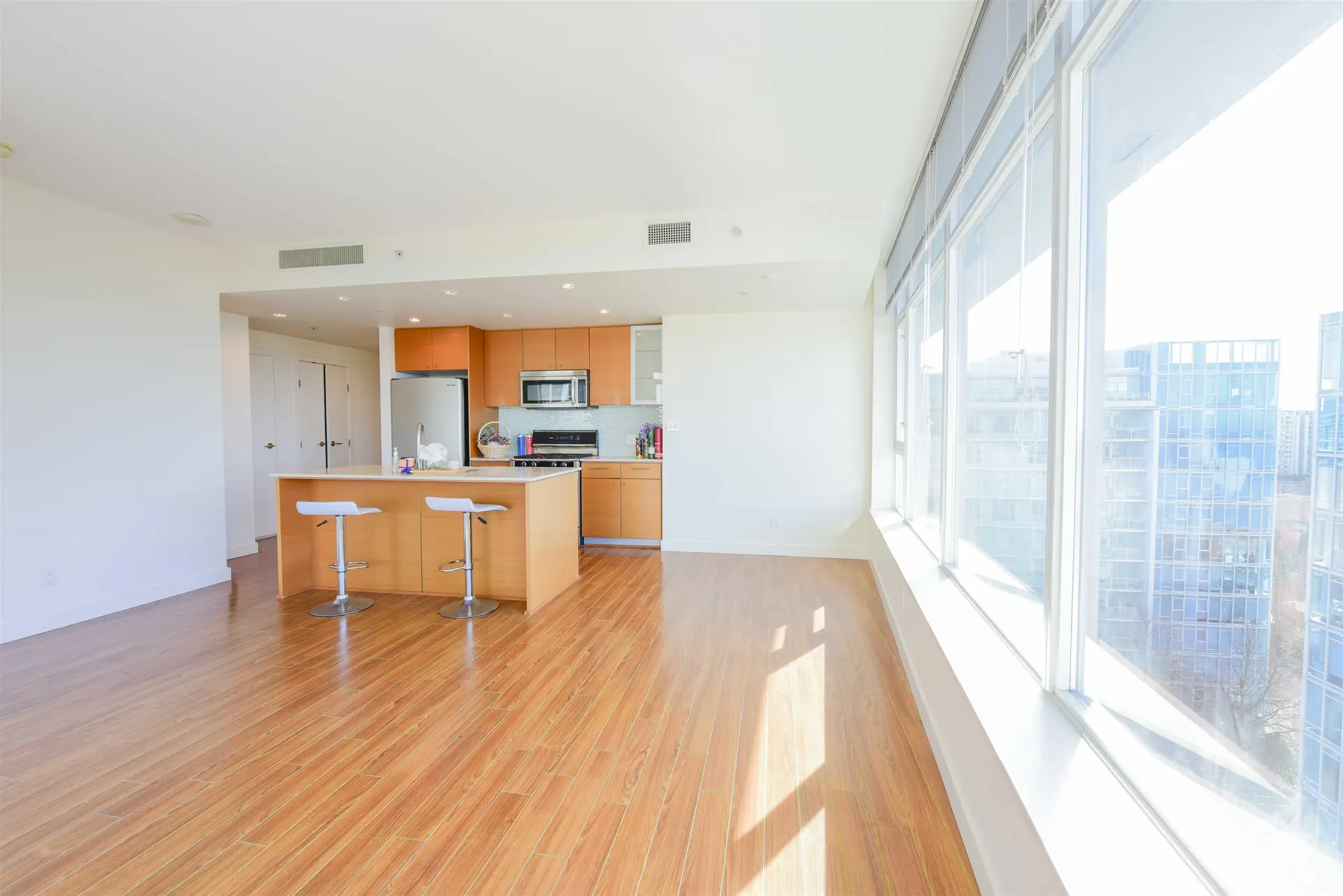 #1708 5900 Alderbridge Way - Image 3