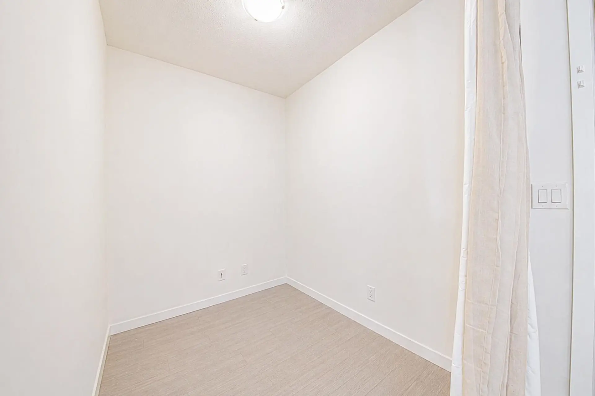 #313 9877 University Crescent - Image 15