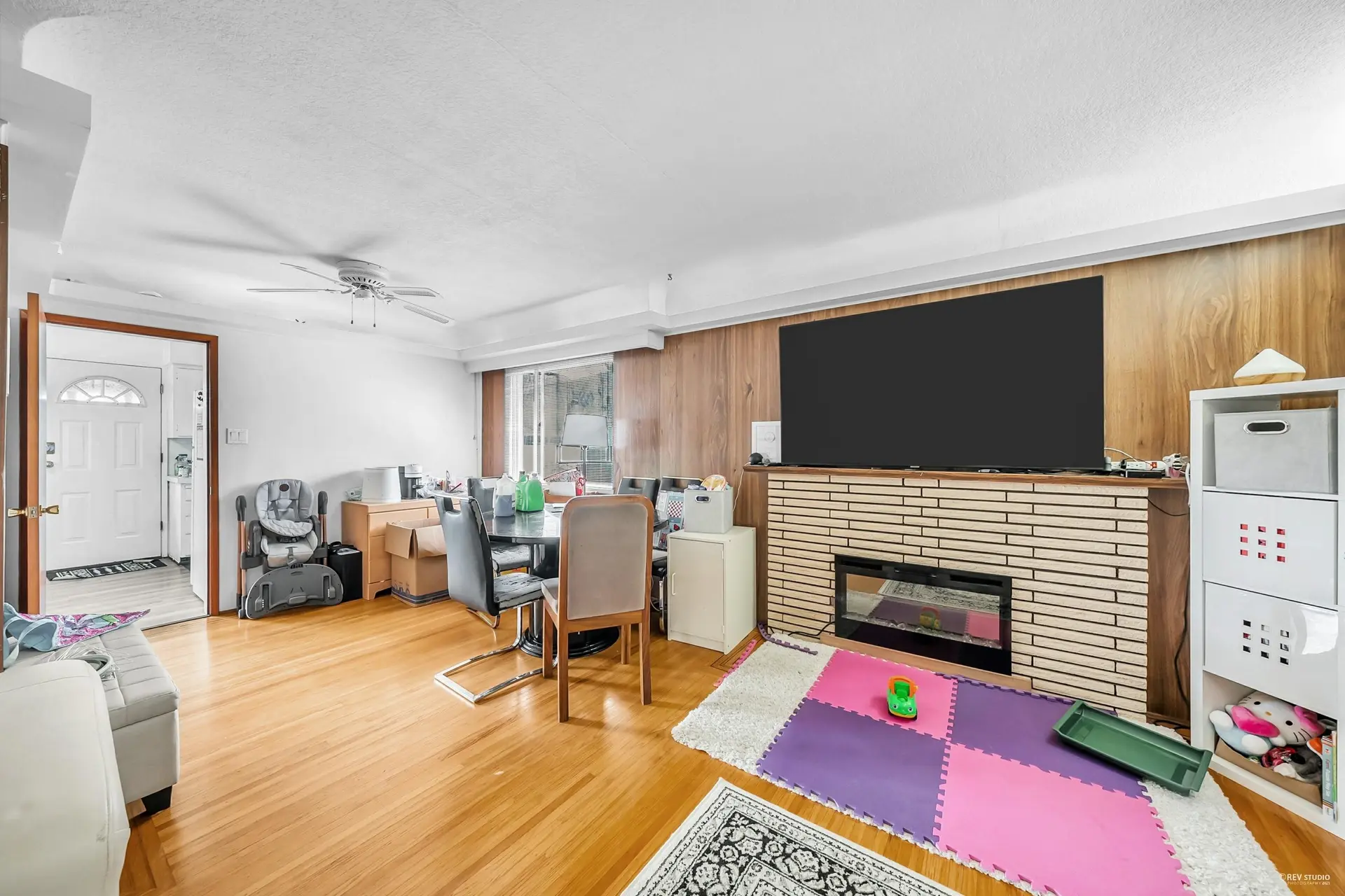 2975 E 41st Avenue - Image 4