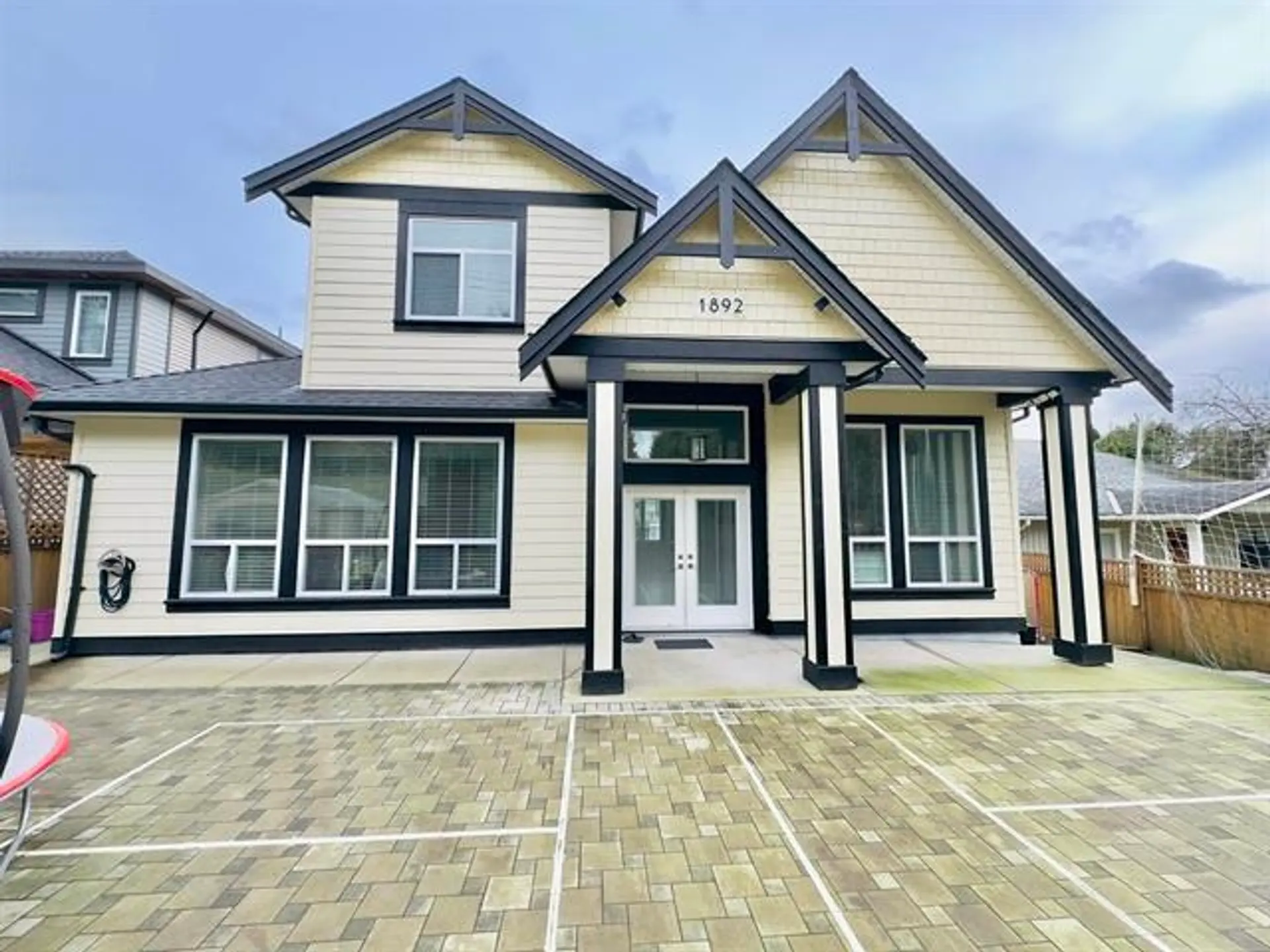 Property at 1892 King George Boulevard, Surrey, BC