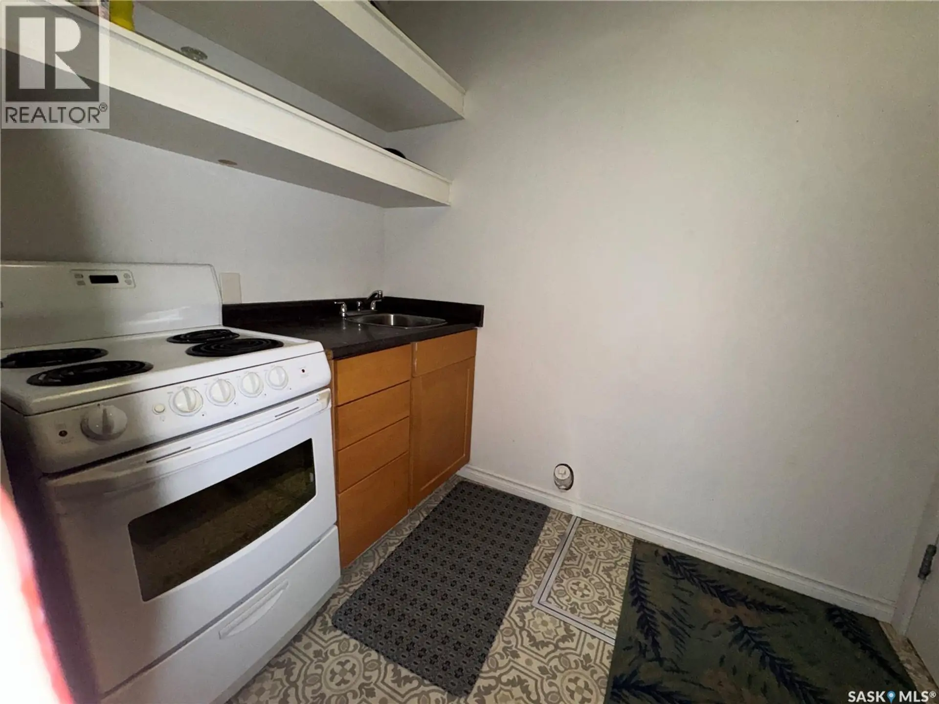 #2A 2125 LORNE STREET - Image 11