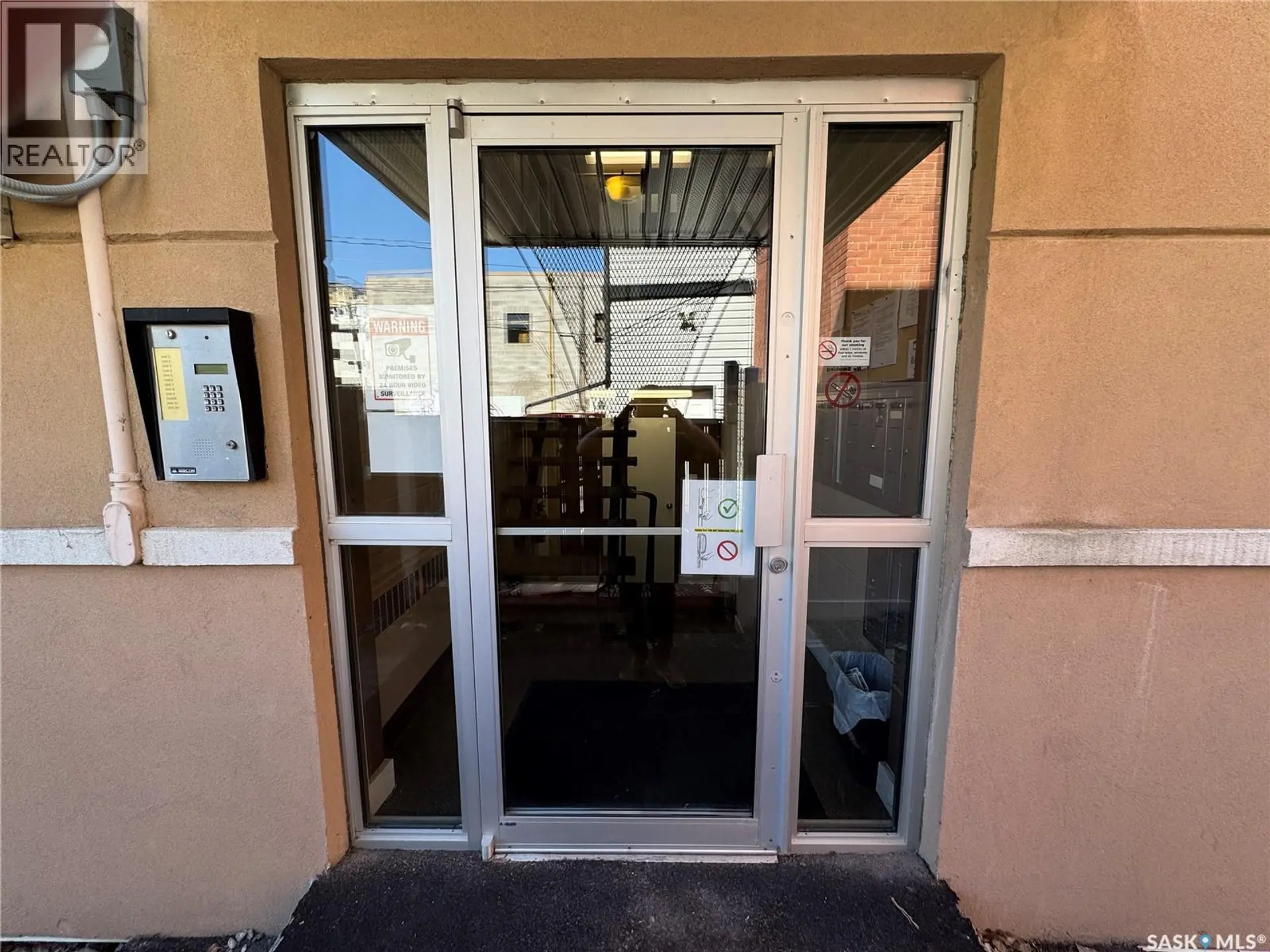 #2A 2125 LORNE STREET - Image 3