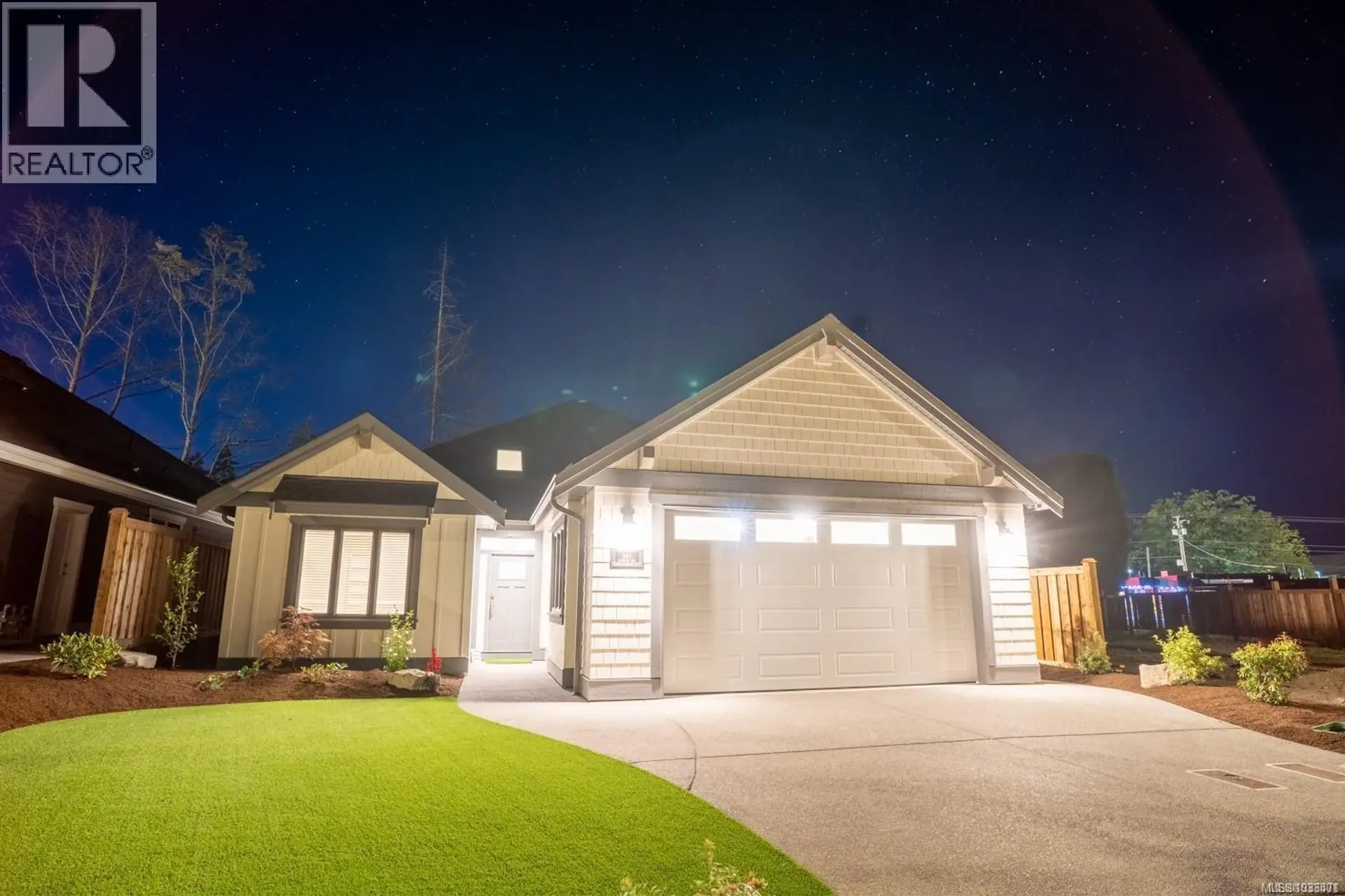 Property at 409 Hummingbird Pl, Parksville, BC