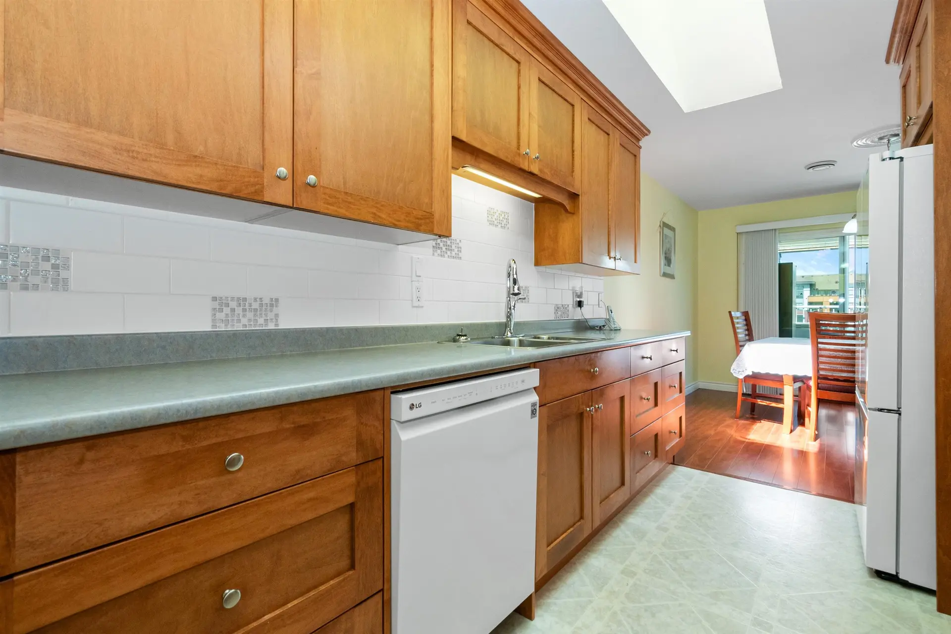 #401 9175 Edward Street - Image 6