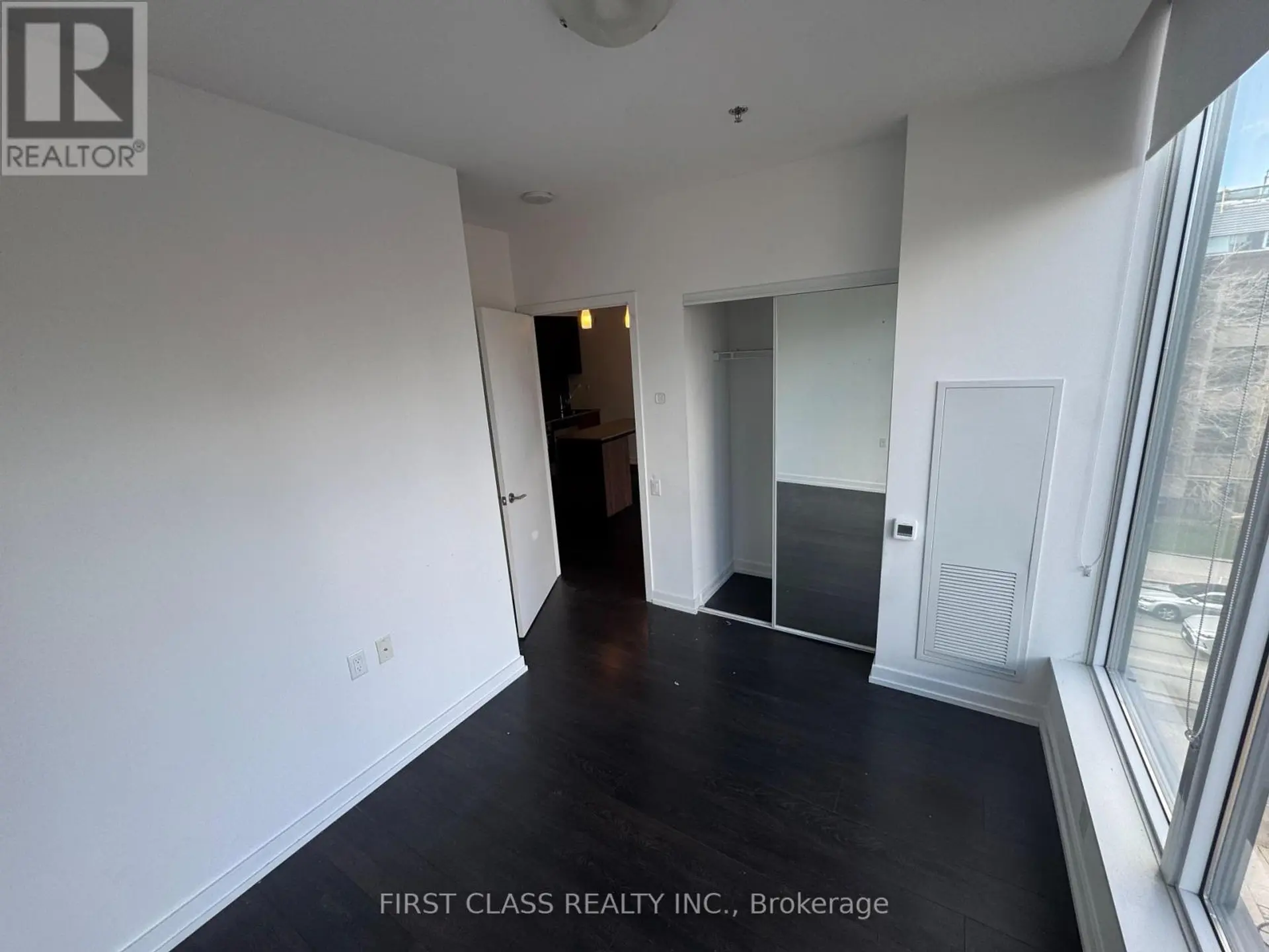 #407 203 COLLEGE STREET - Image 10
