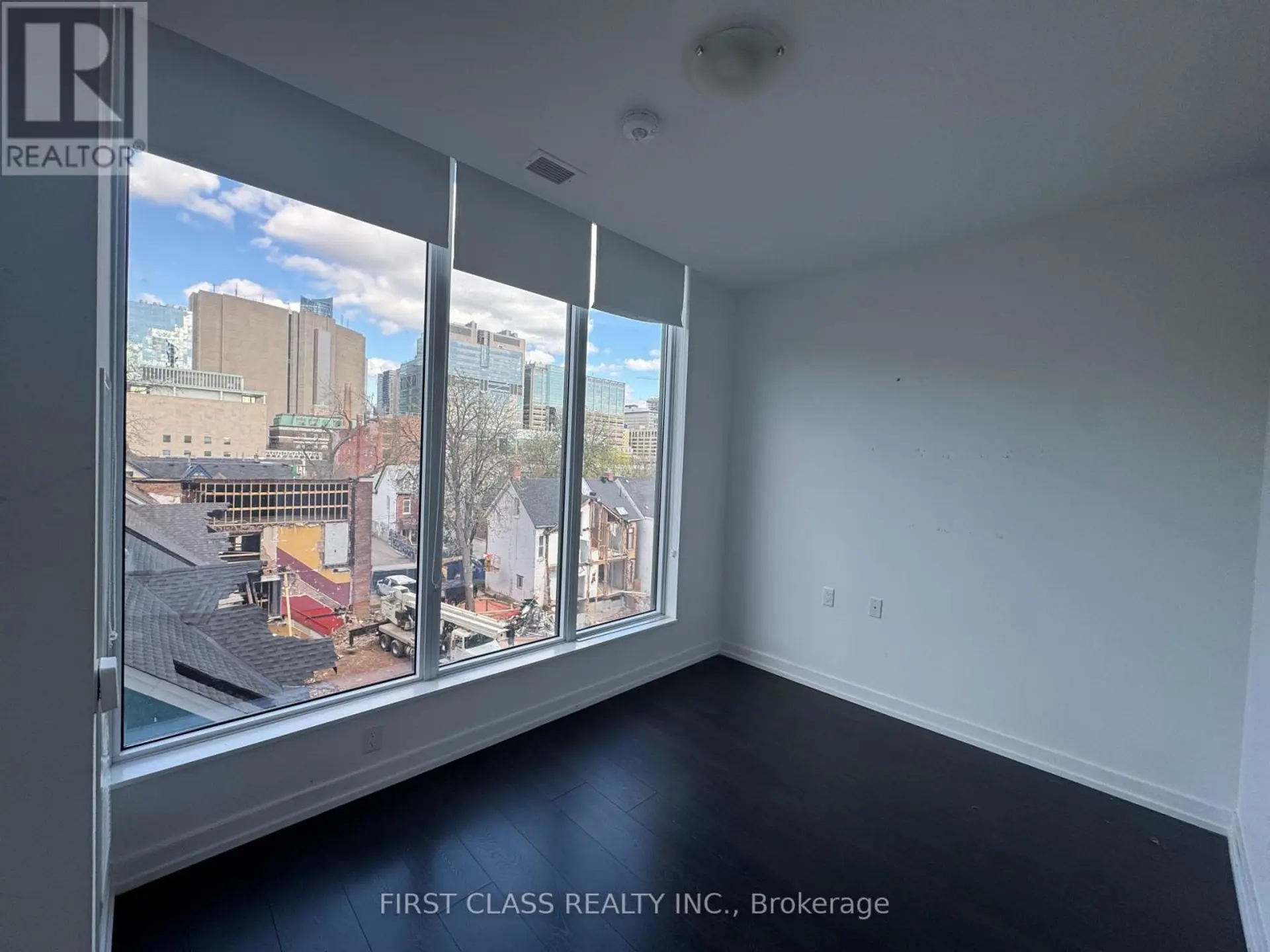 #407 203 COLLEGE STREET - Image 9