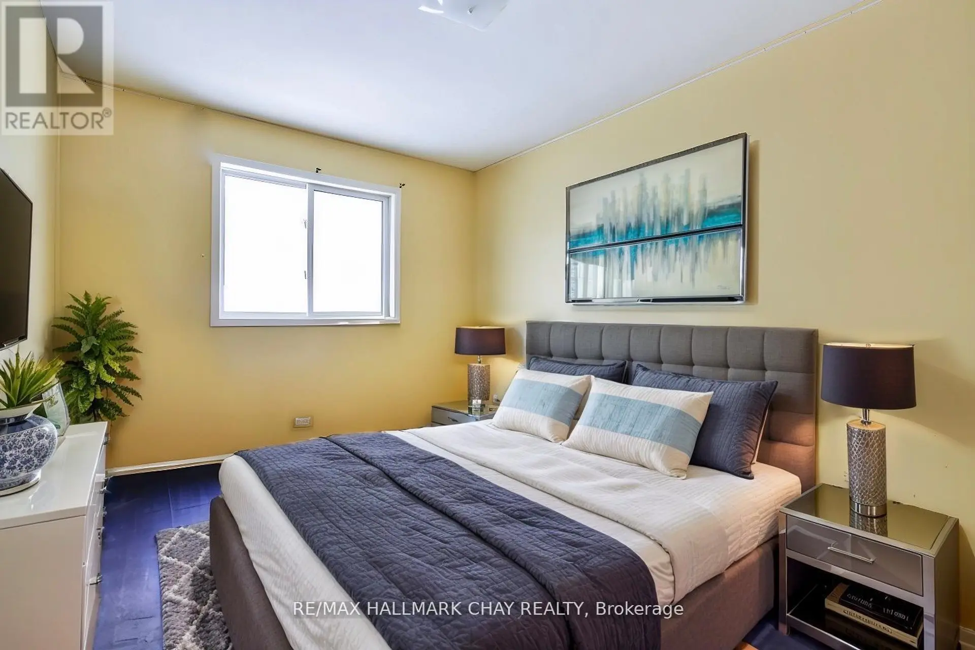37 LOON AVENUE - Image 8