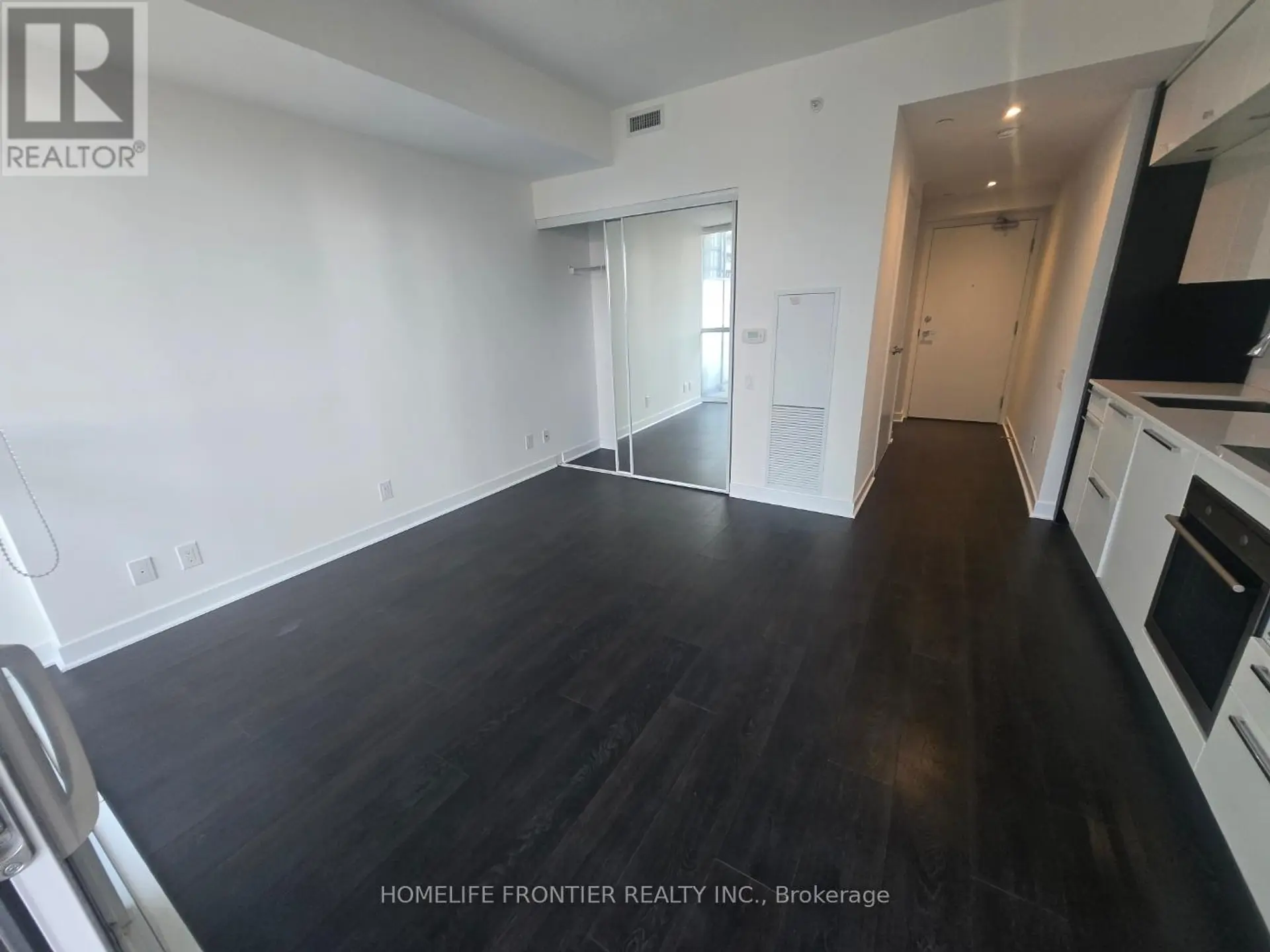 #2106 15 GRENVILLE STREET - Image 9
