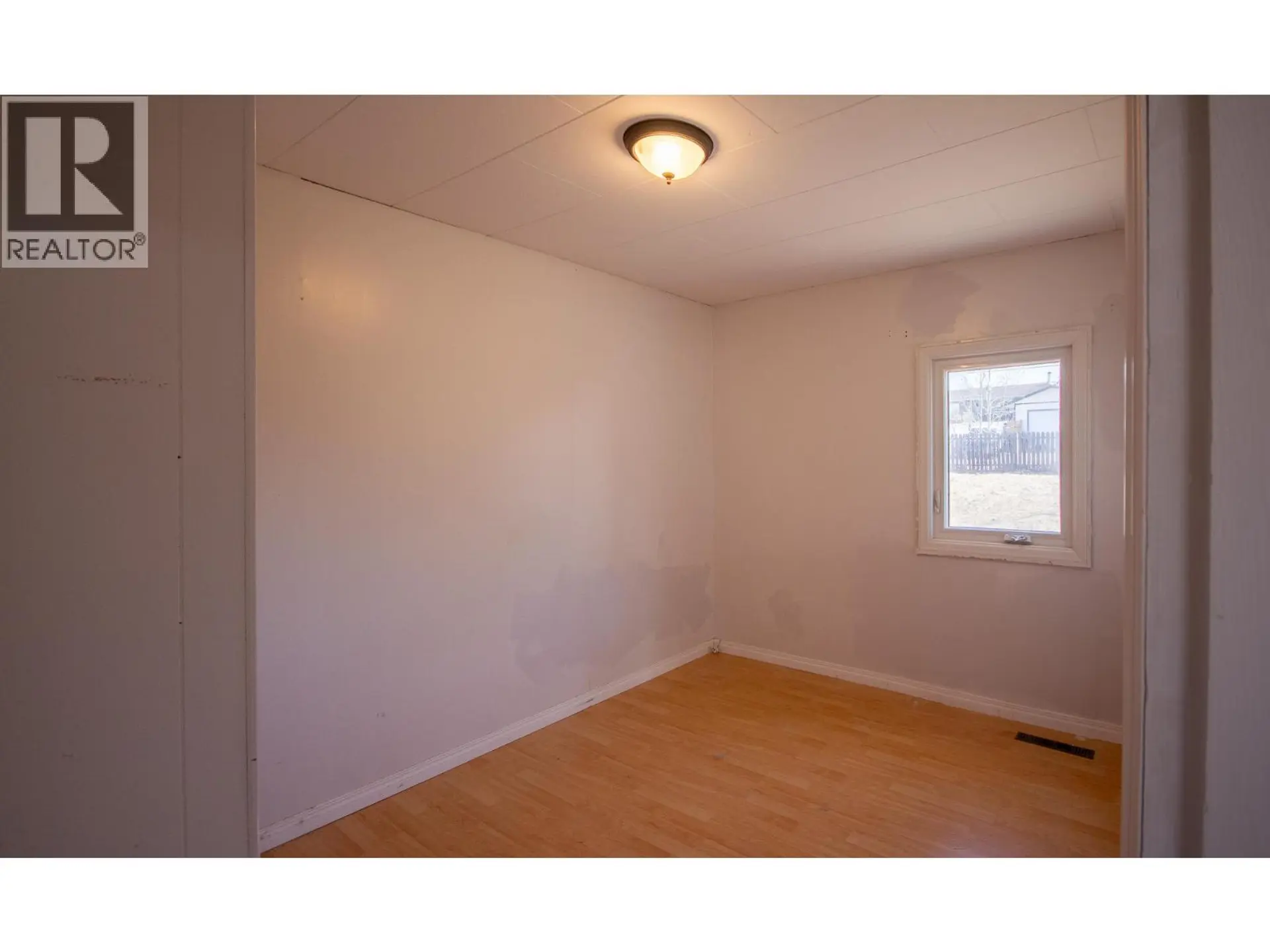 9208 7 Street - Image 9