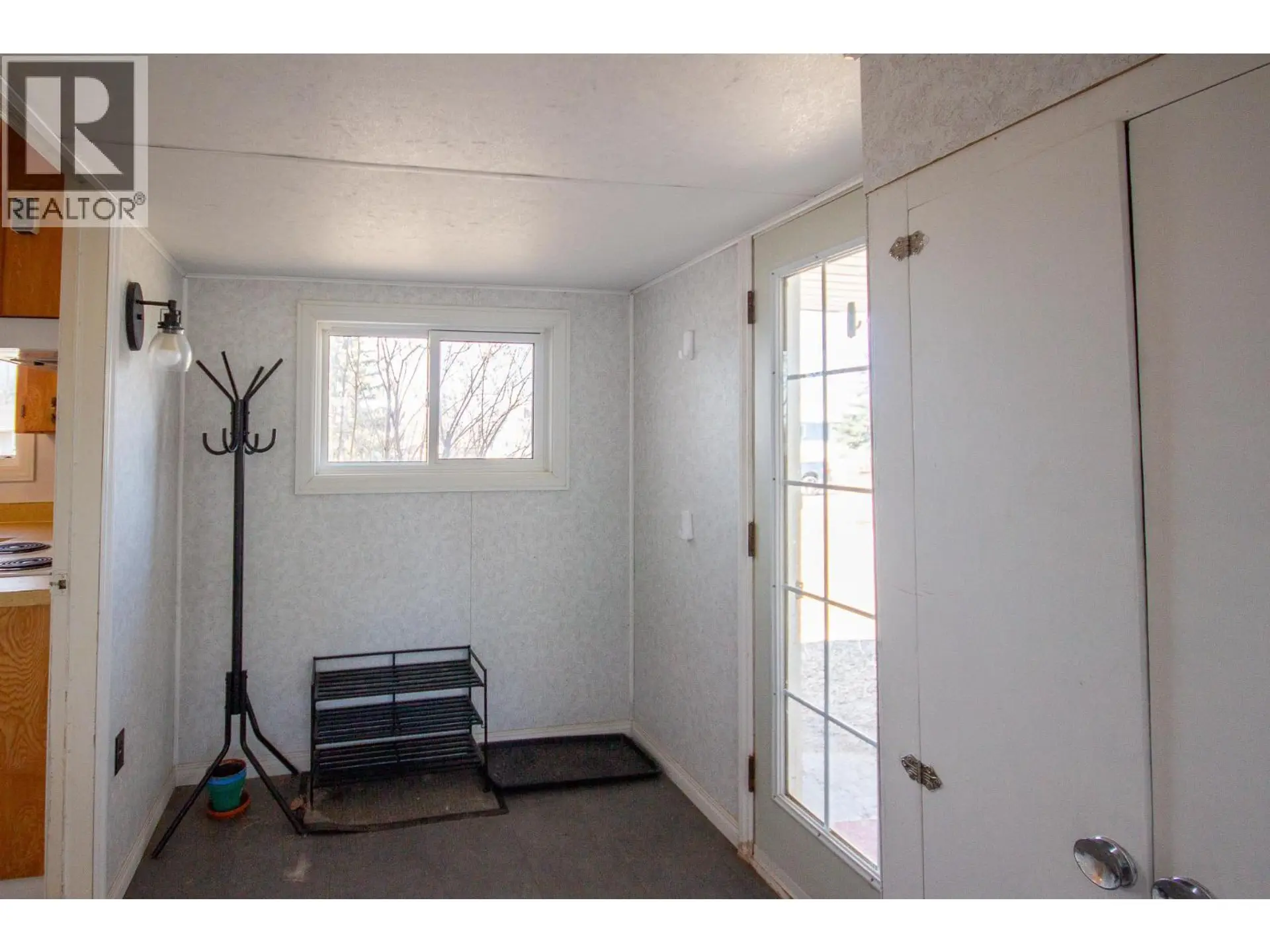 9208 7 Street - Image 7