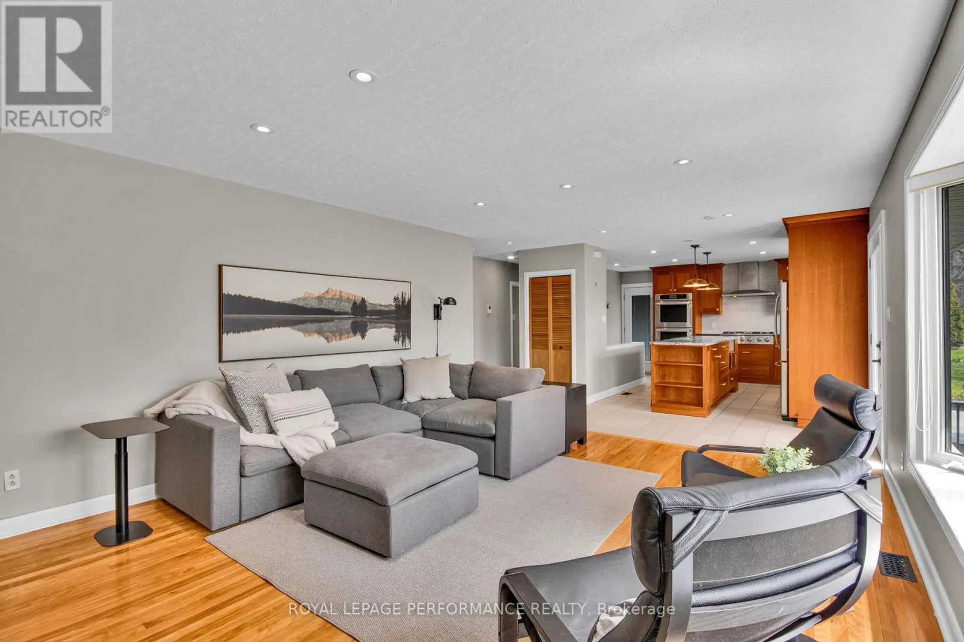 1321 RUSTIC DRIVE - Image 3