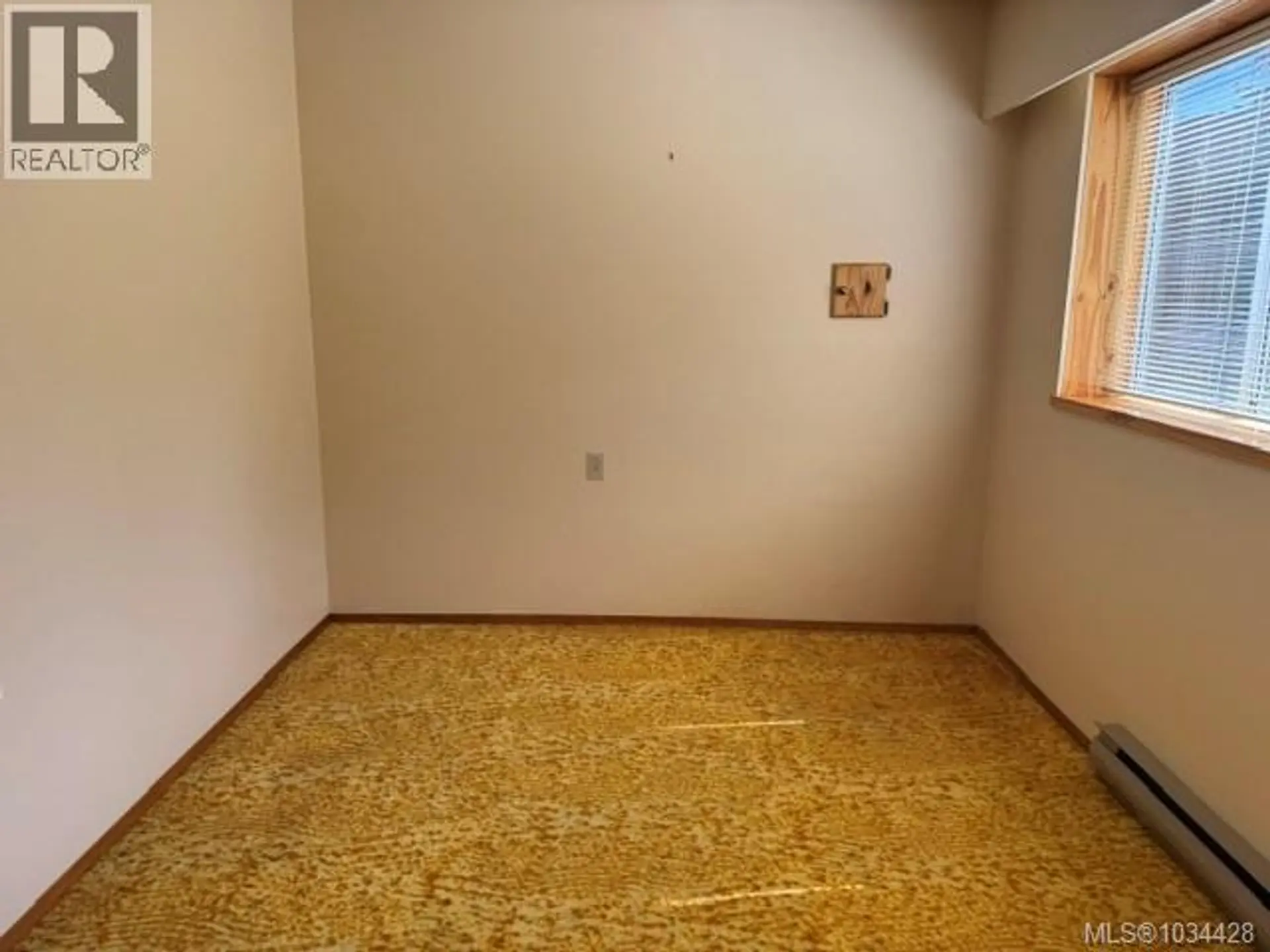 6140 Huckleberry Lane - Image 10