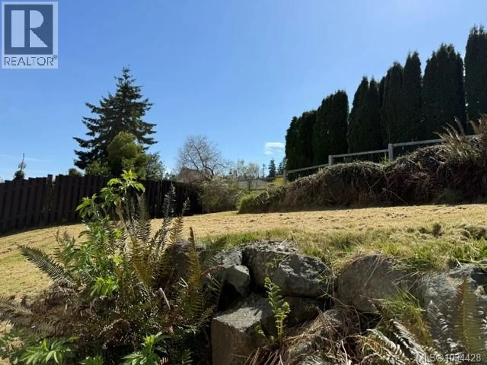 6140 Huckleberry Lane - Image 2