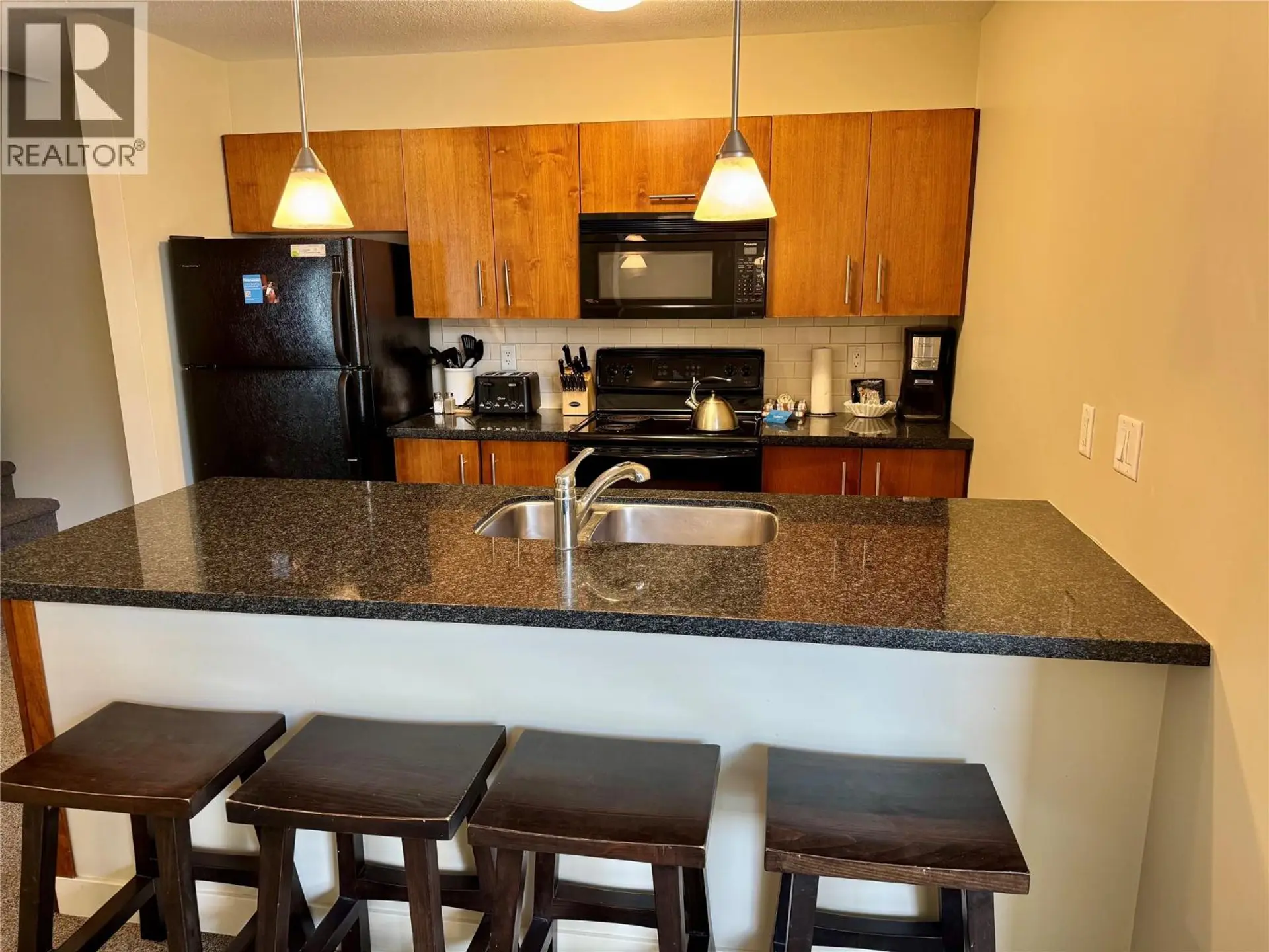 #225C 2049 Summit Drive - Image 5