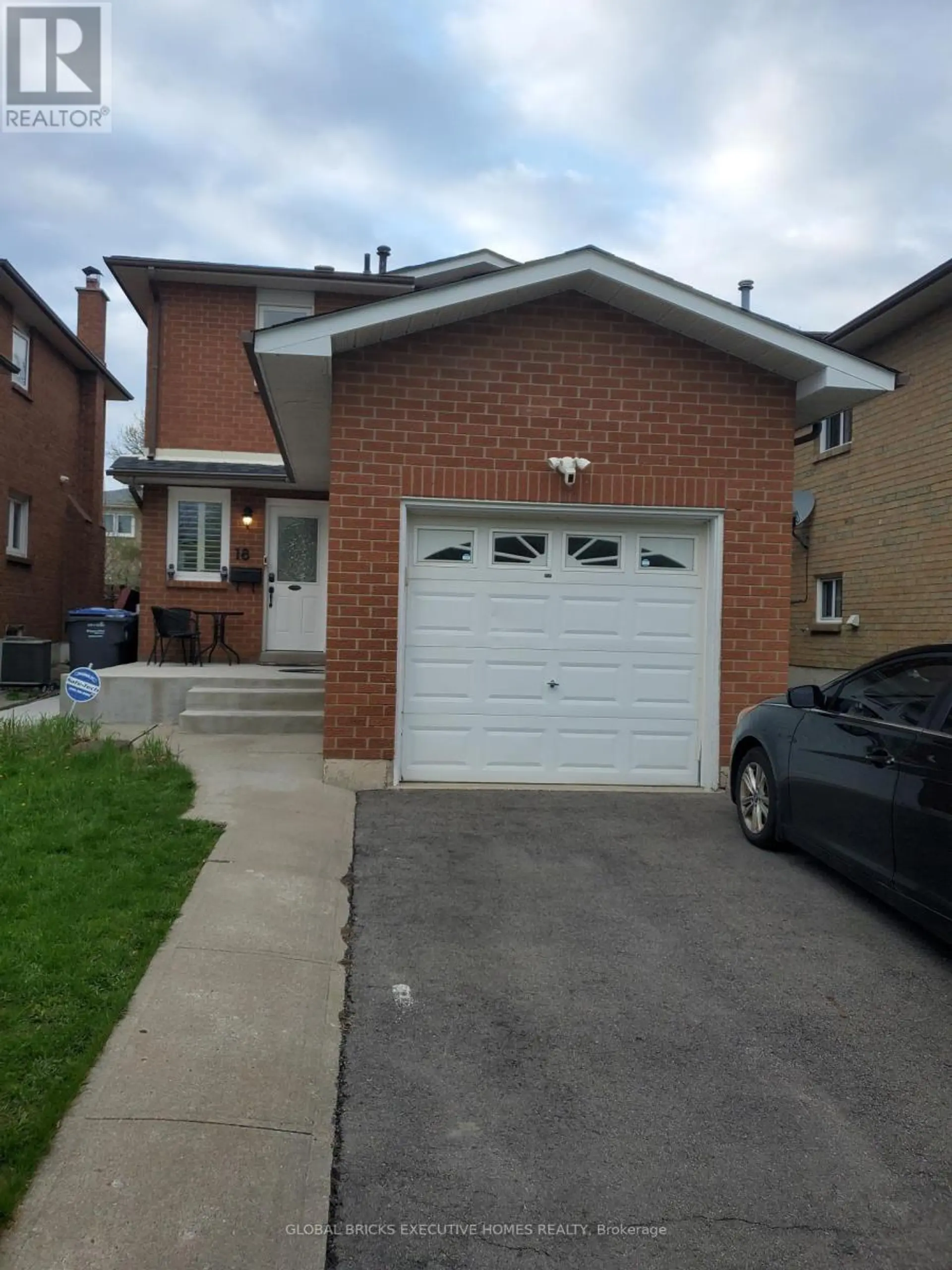 18 DEERPARK CRESCENT - Image 1
