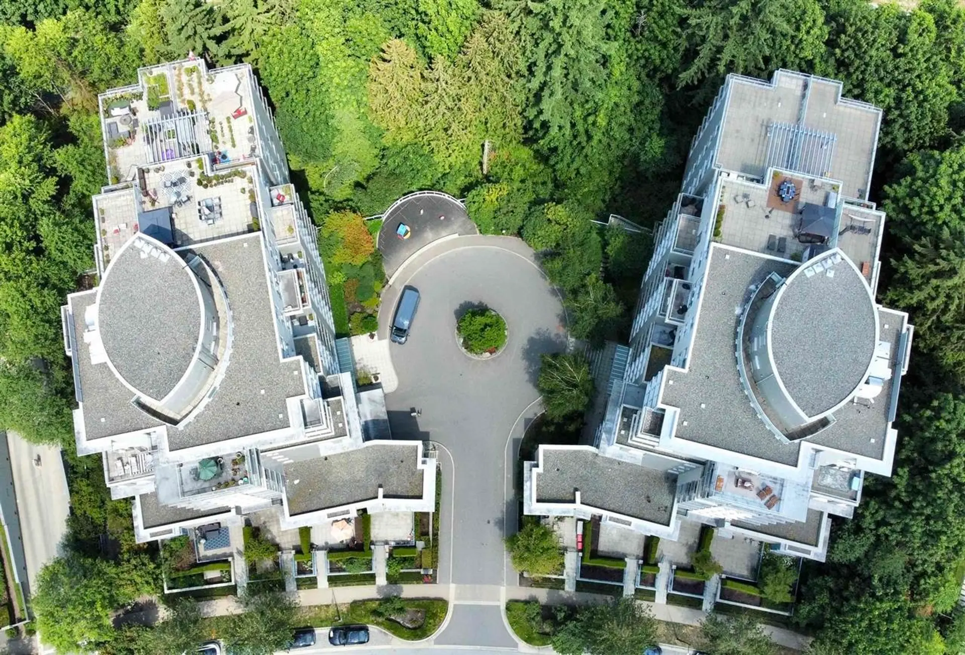 #803 9262 University Crescent - Image 16
