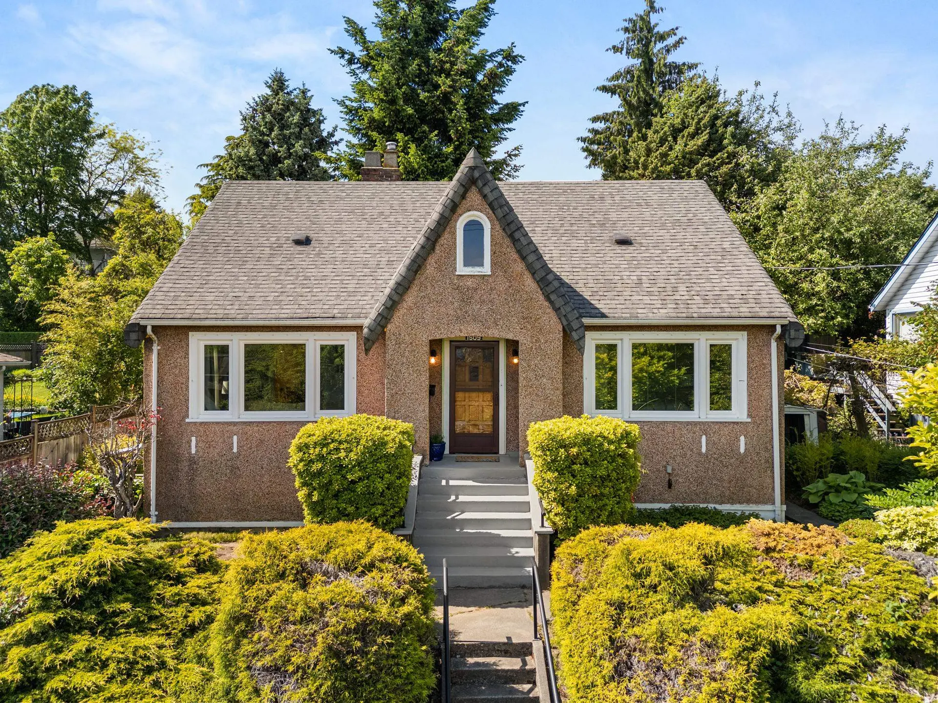 Property at 1509 Sixth Avenue, New Westminster, BC