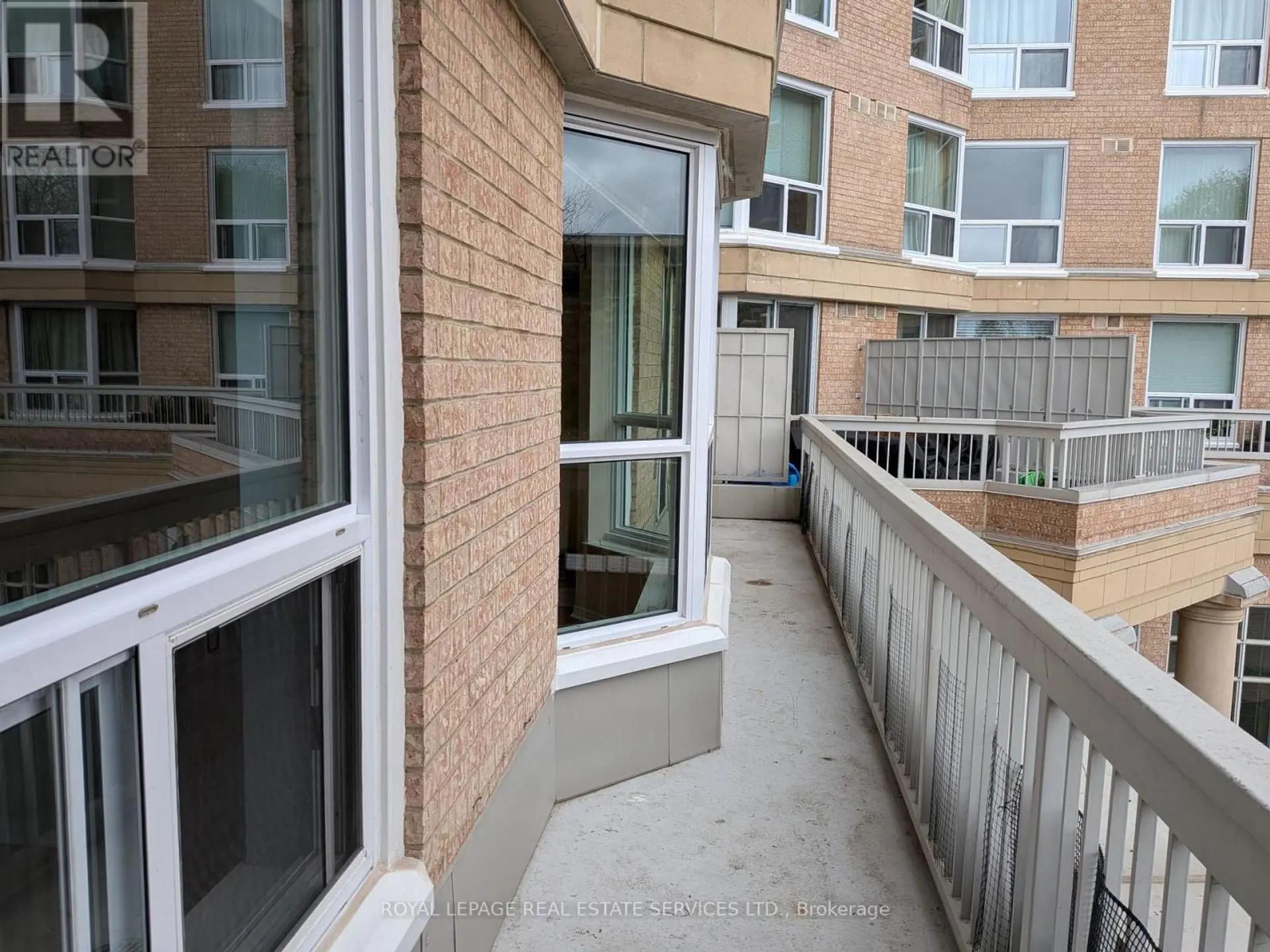 #202 11 THORNCLIFFE PARK DRIVE - Image 5