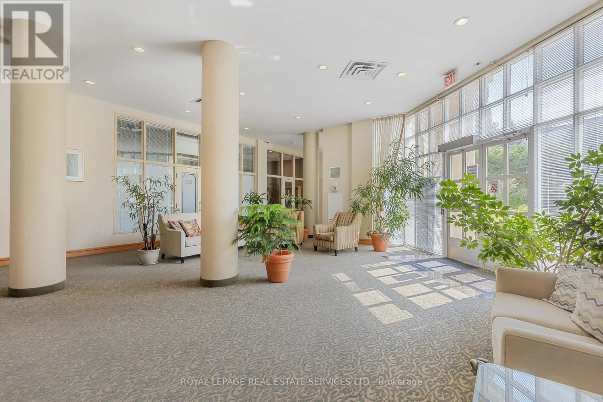 #202 11 THORNCLIFFE PARK DRIVE - Image 9