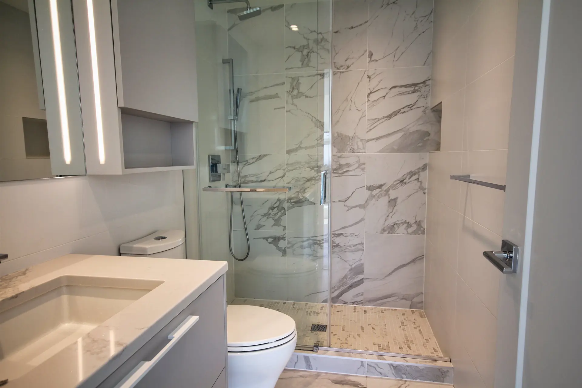 #907 6699 Dunblane Avenue - Image 8