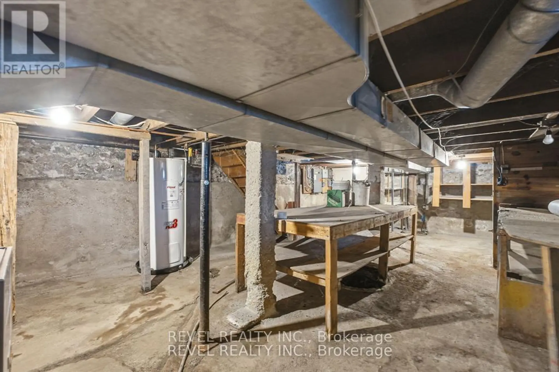 535 PARK STREET N - Image 16