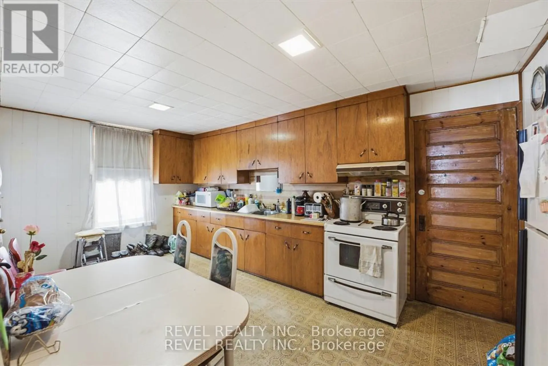535 PARK STREET N - Image 2