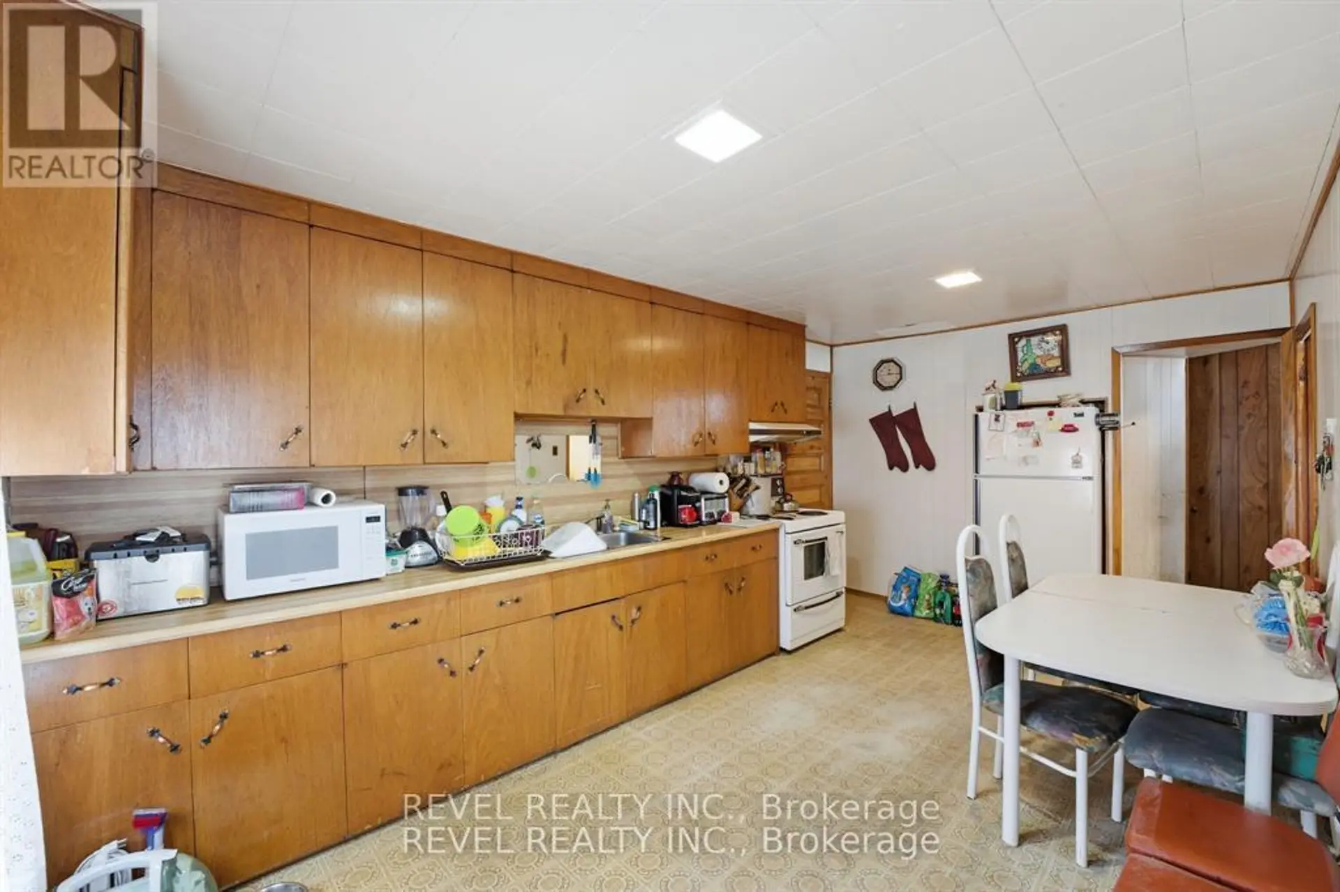 535 PARK STREET N - Image 3