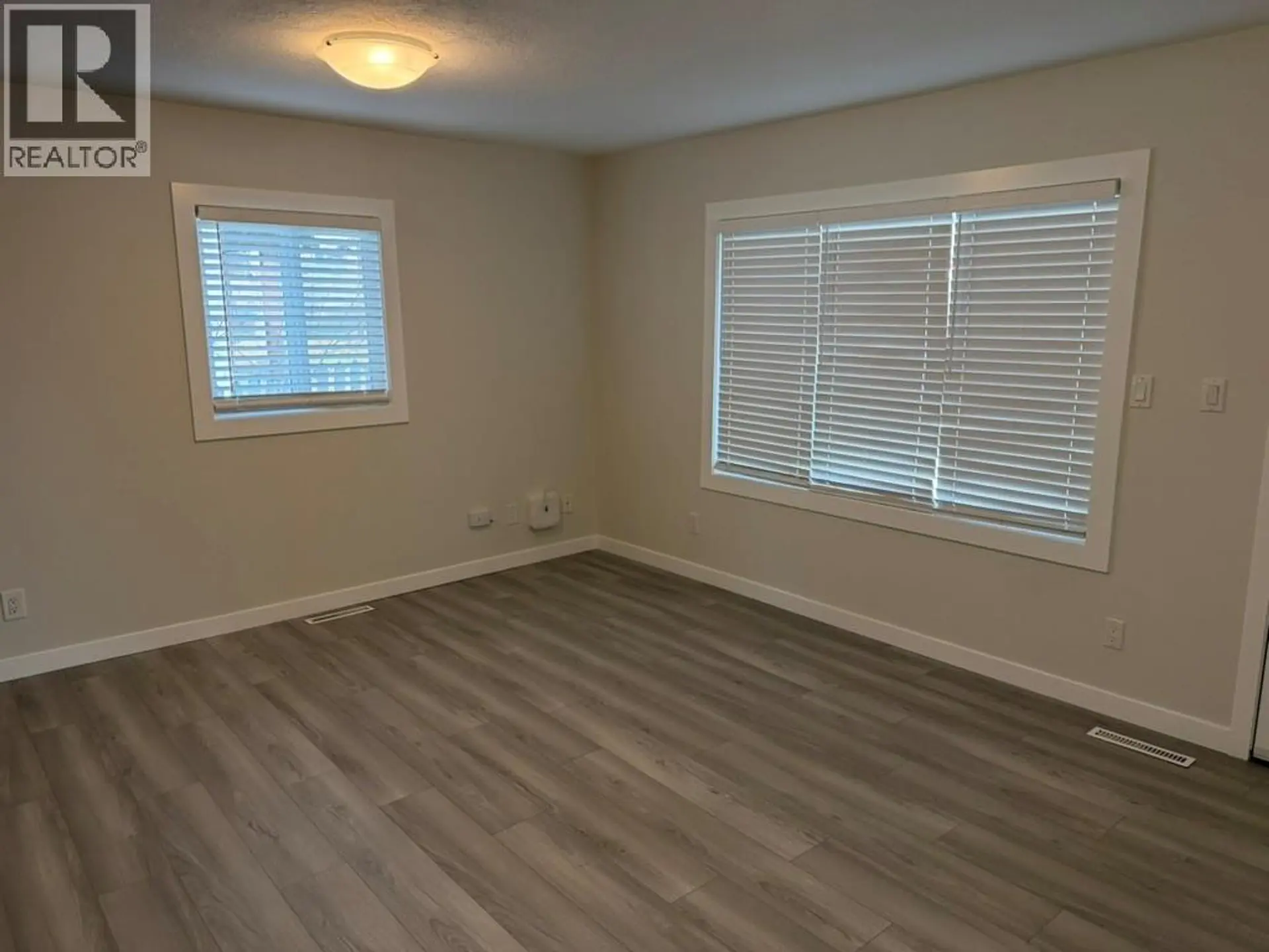 309 100A Avenue - Image 7