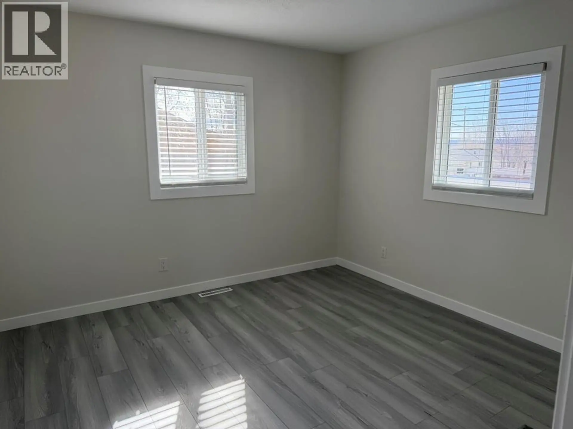 309 100A Avenue - Image 15