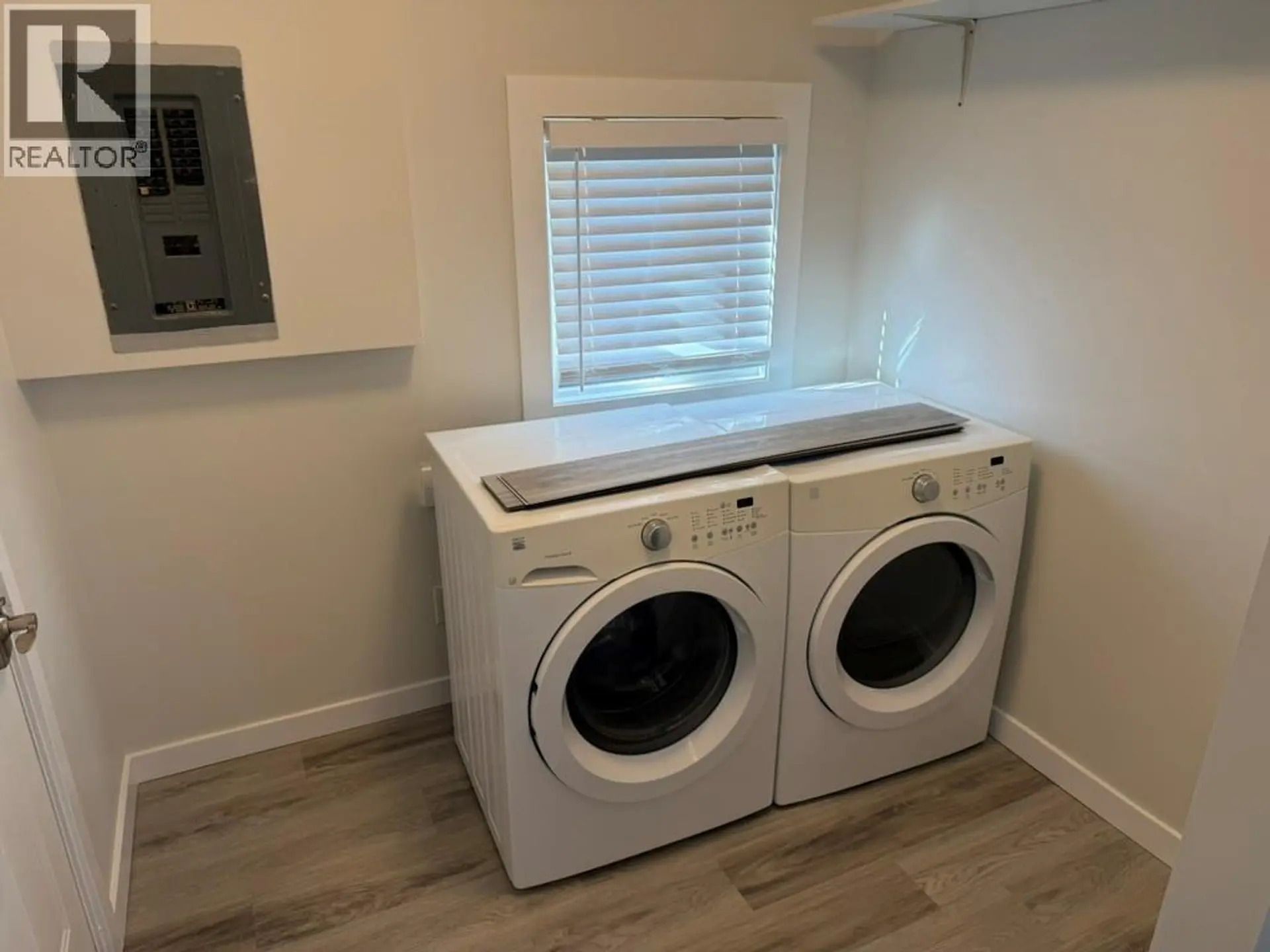 309 100A Avenue - Image 6
