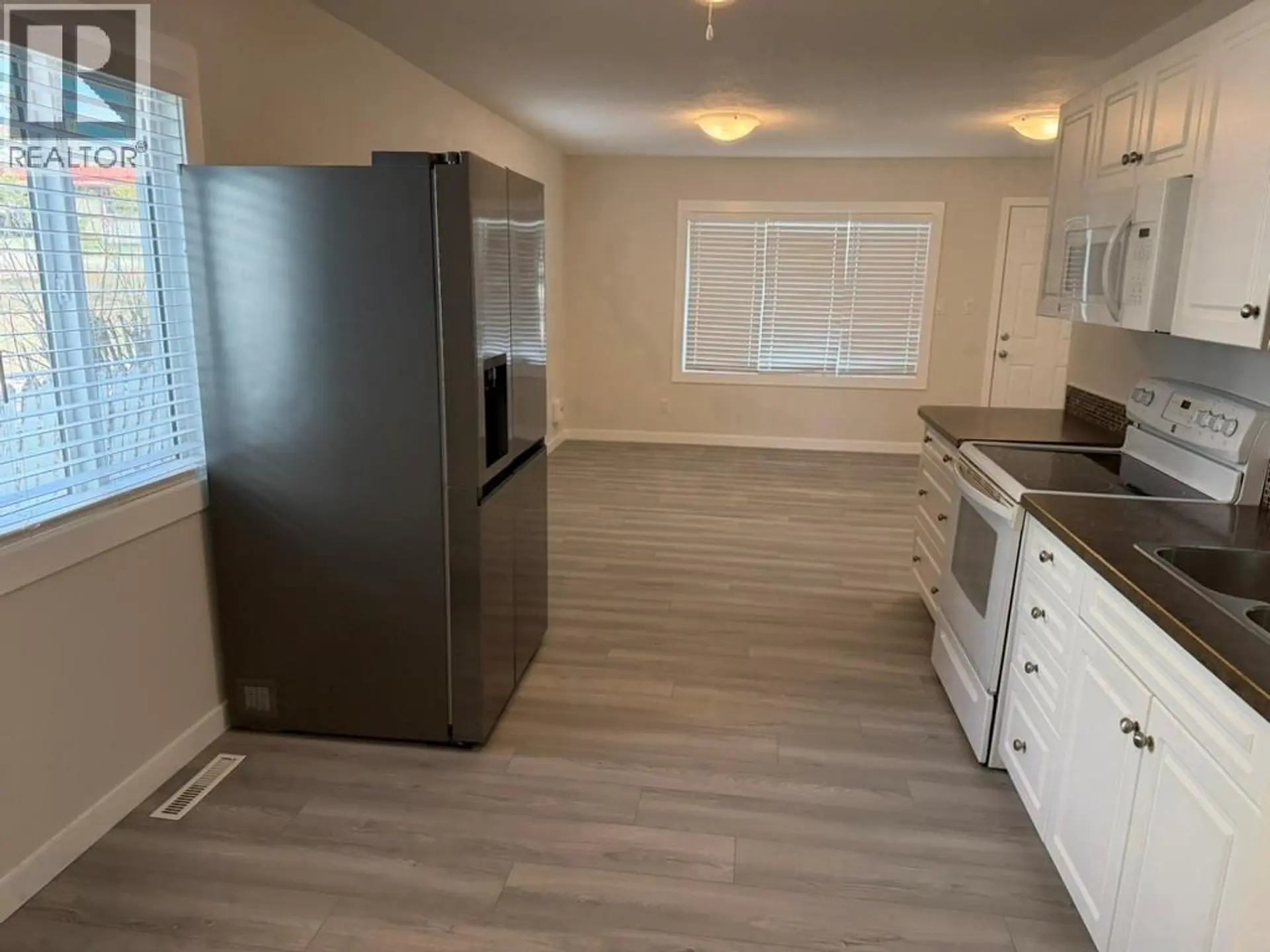 309 100A Avenue - Image 11