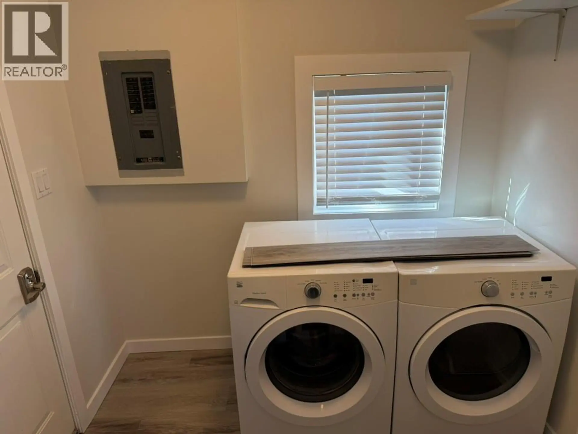309 100A Avenue - Image 13