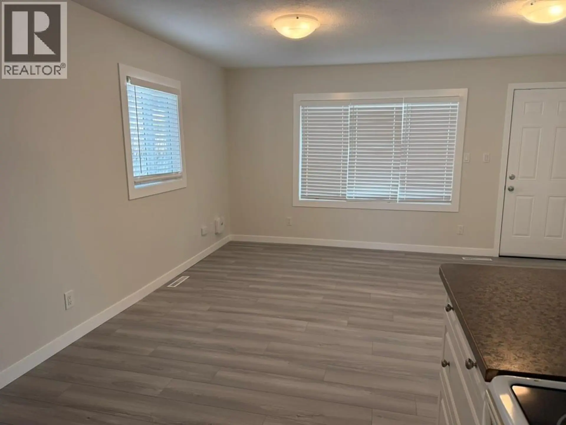 309 100A Avenue - Image 9