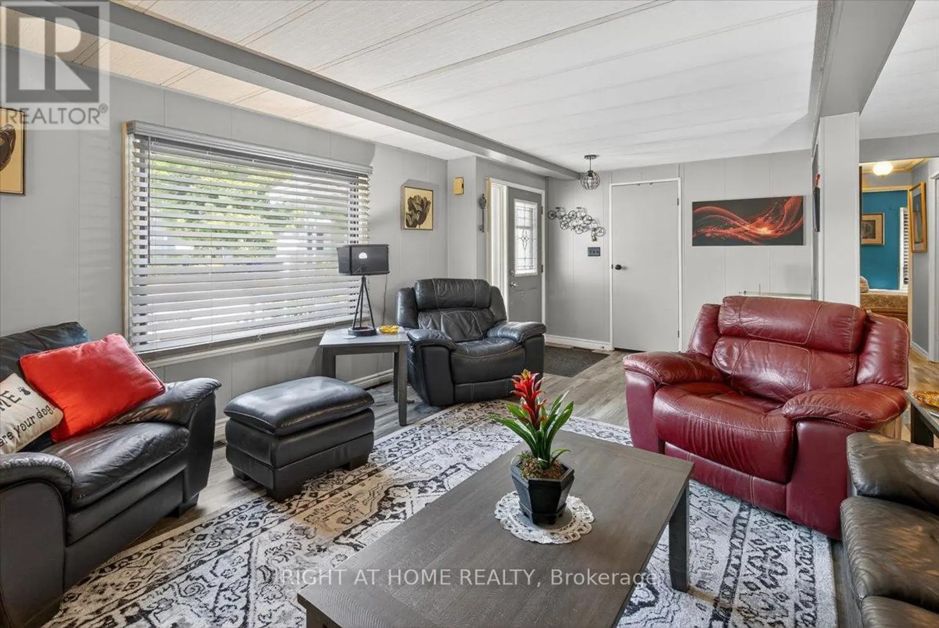 45 LINDEN LANE - Image 5