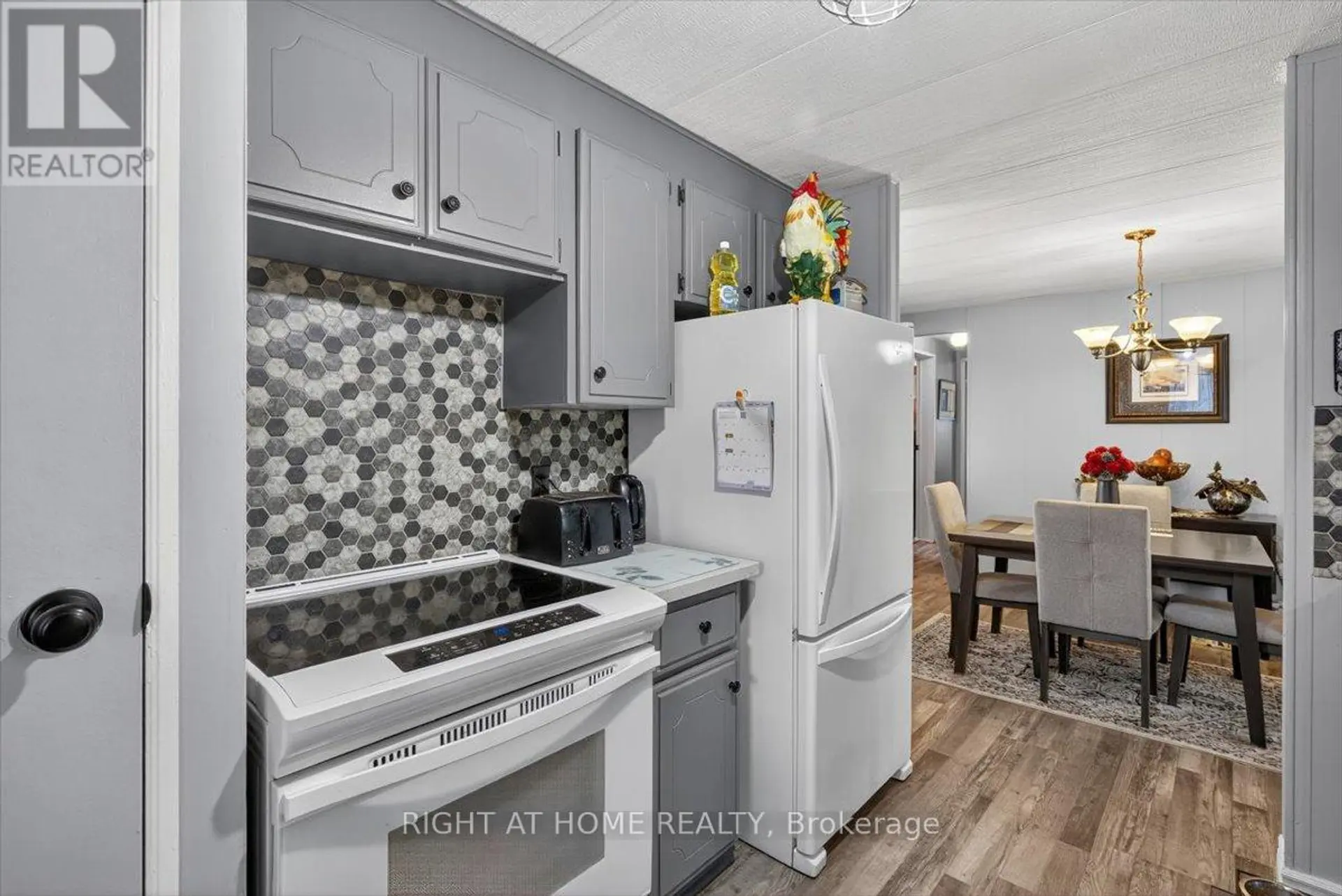 45 LINDEN LANE - Image 8