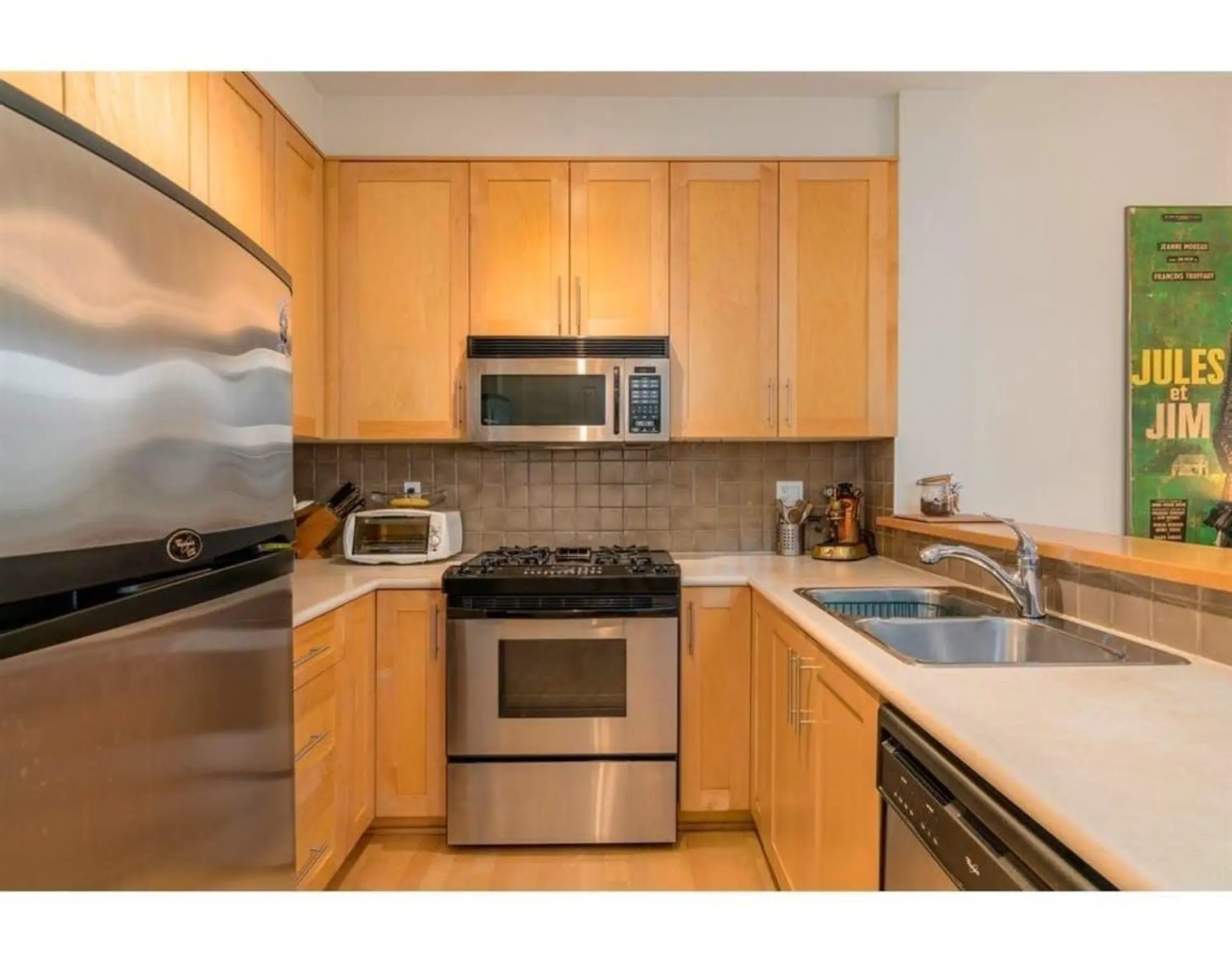 #1406 4655 Valley Drive - Image 6