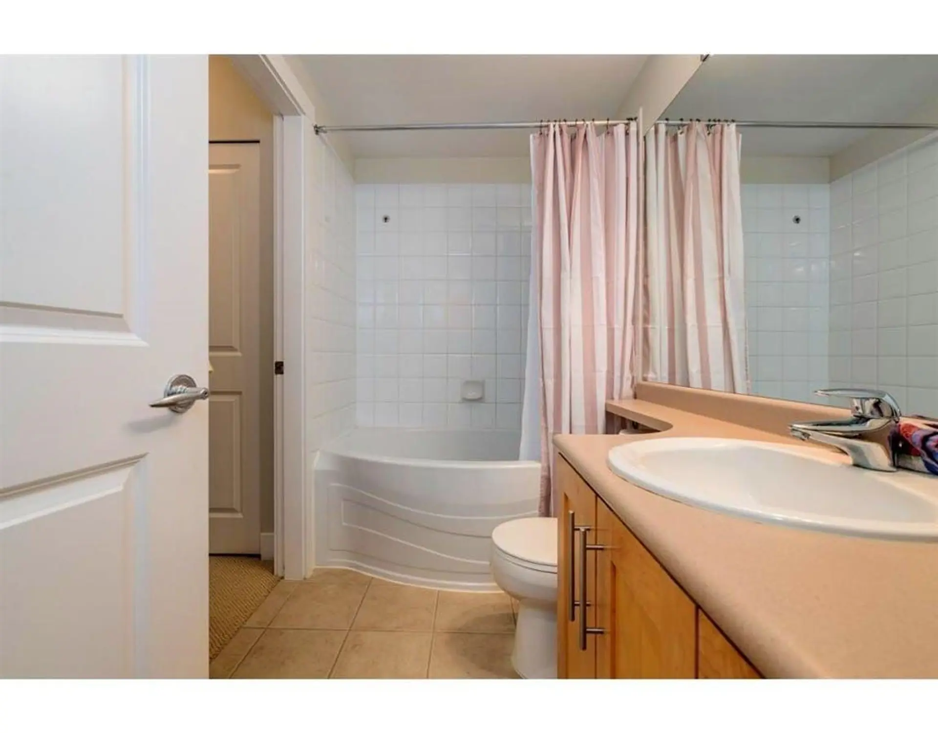 #1406 4655 Valley Drive - Image 3