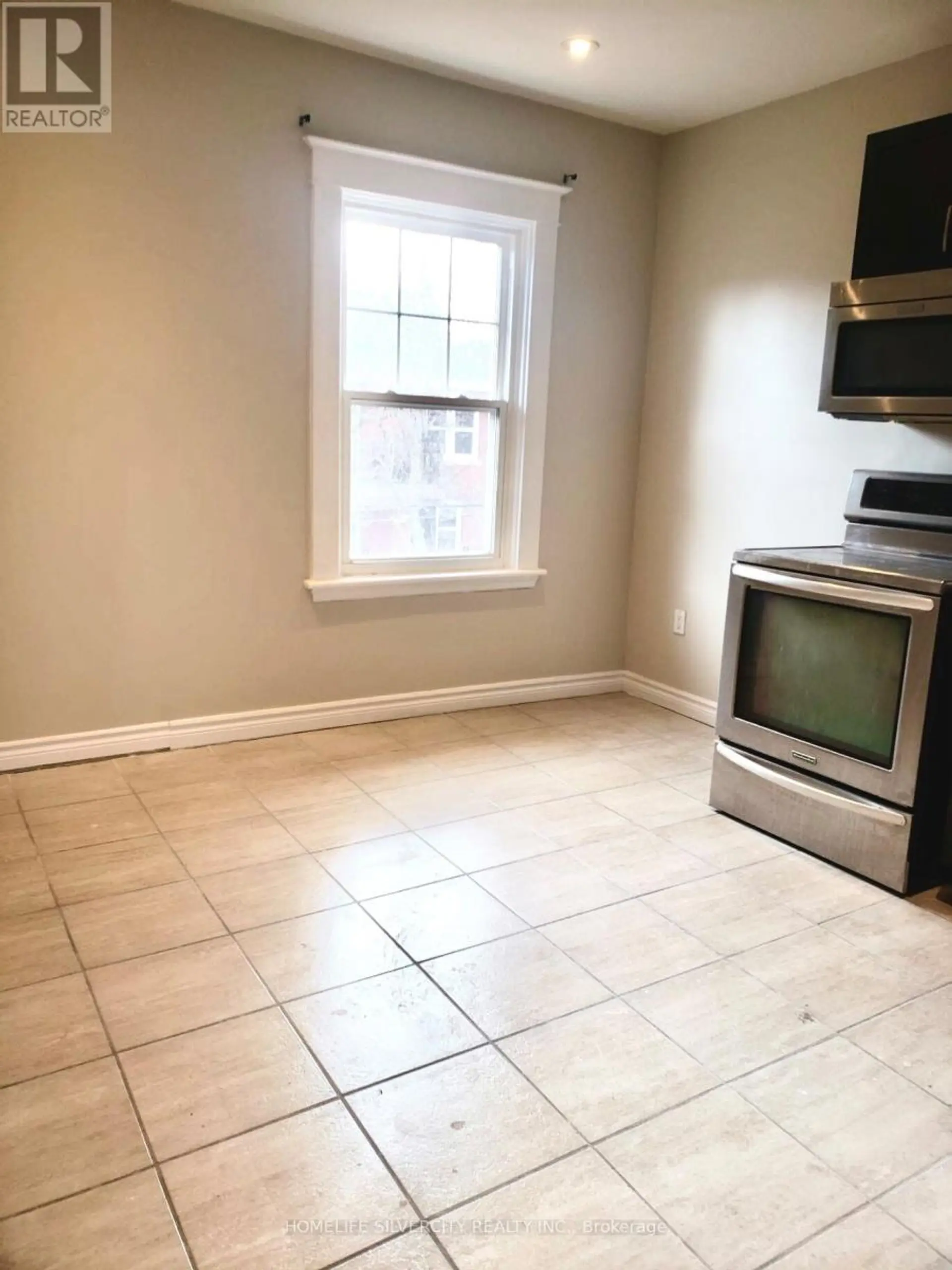 147 HOLTON AVENUE S - Image 6