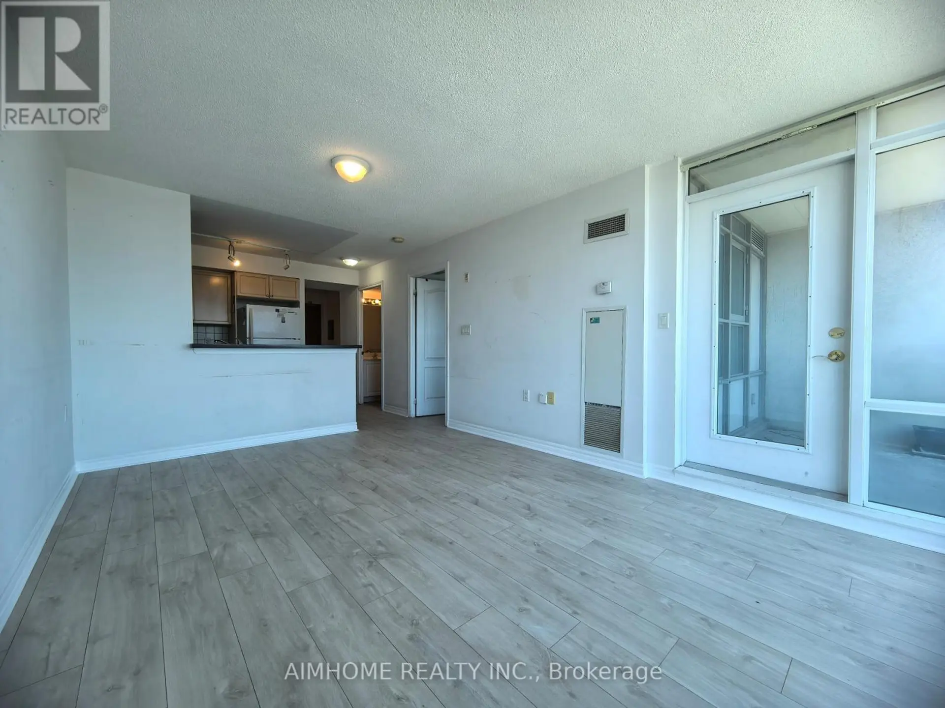 #410 3830 BATHURST STREET - Image 6