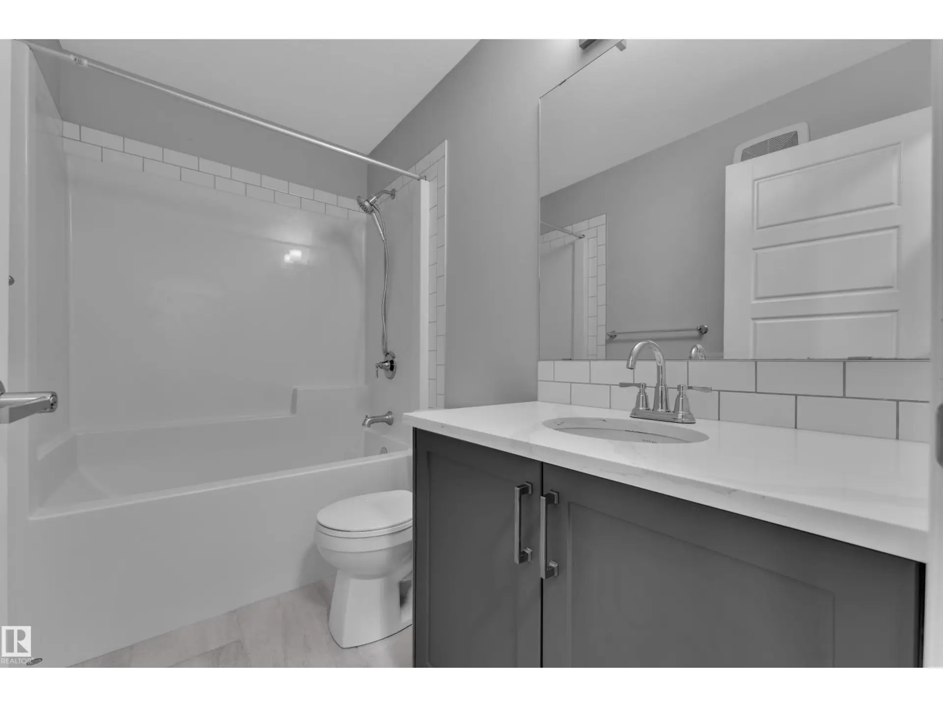 16222 19 AV SW SW - Image 12